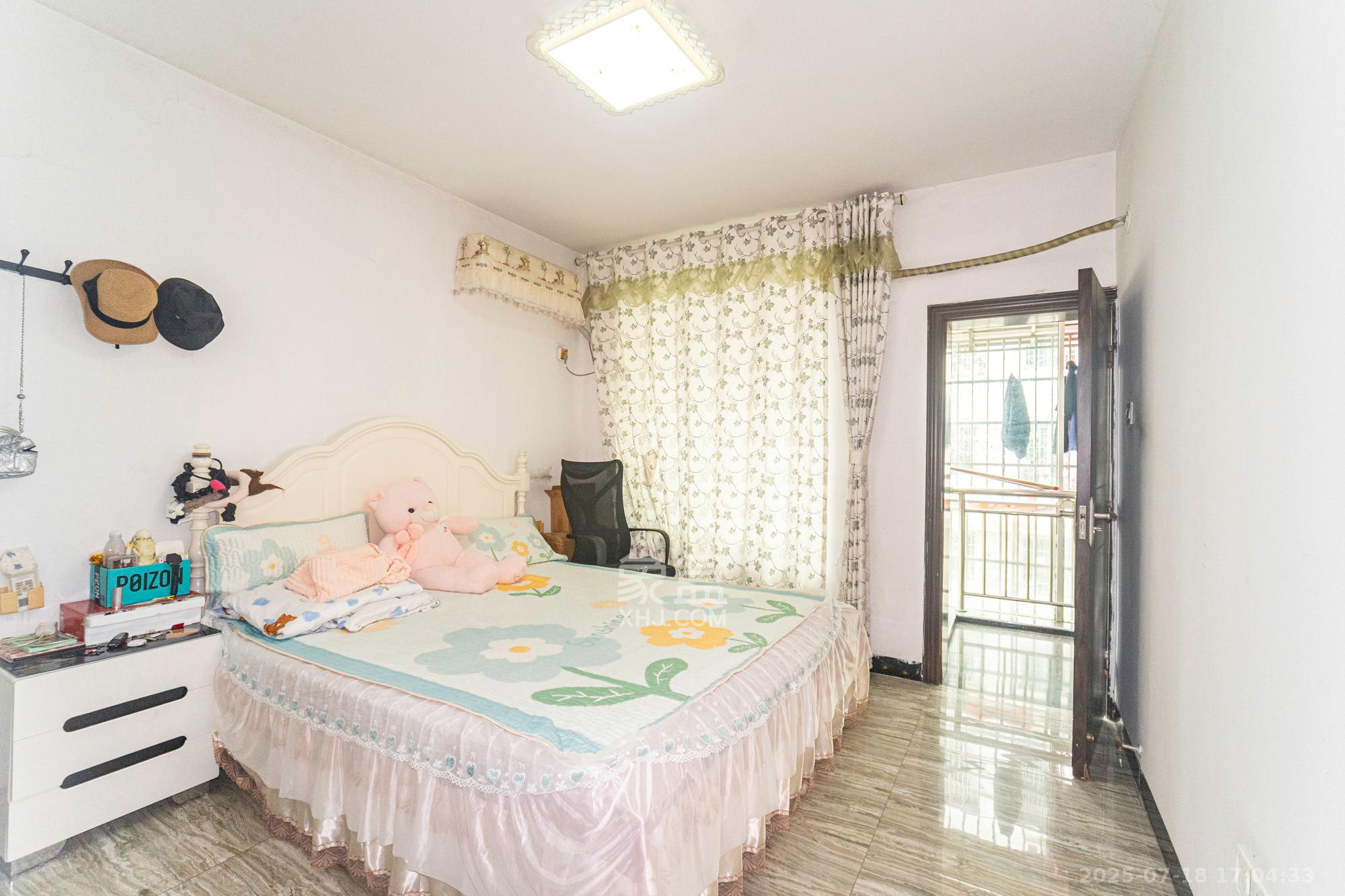 中南汽车世界  3室2厅1卫    49.8万 中南汽车世界  3室2厅1卫    49.8万卧室