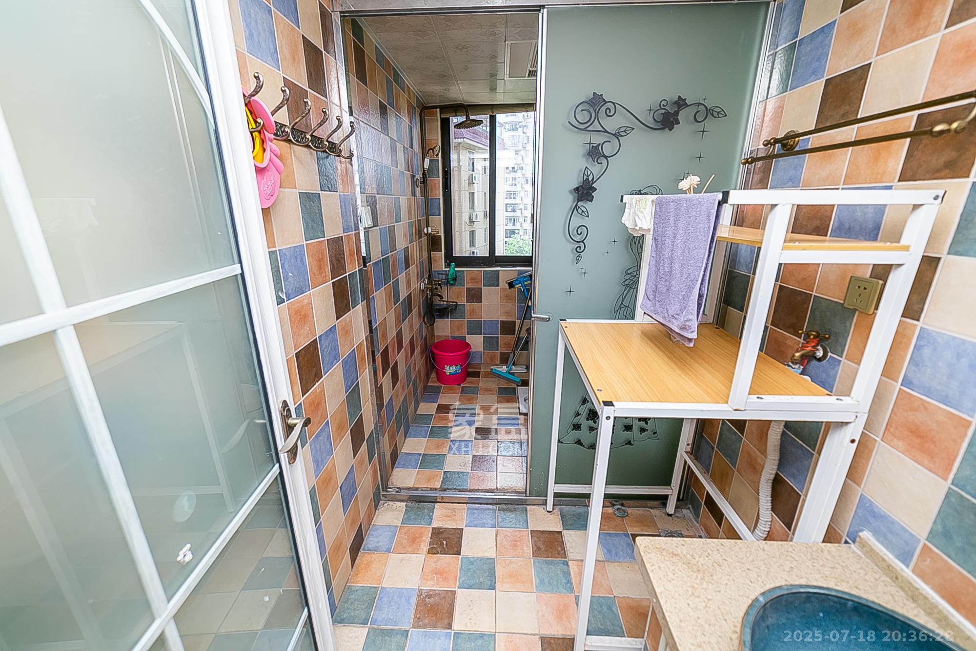 通用时代国际社区  3室2厅2卫    158.0万卫生间