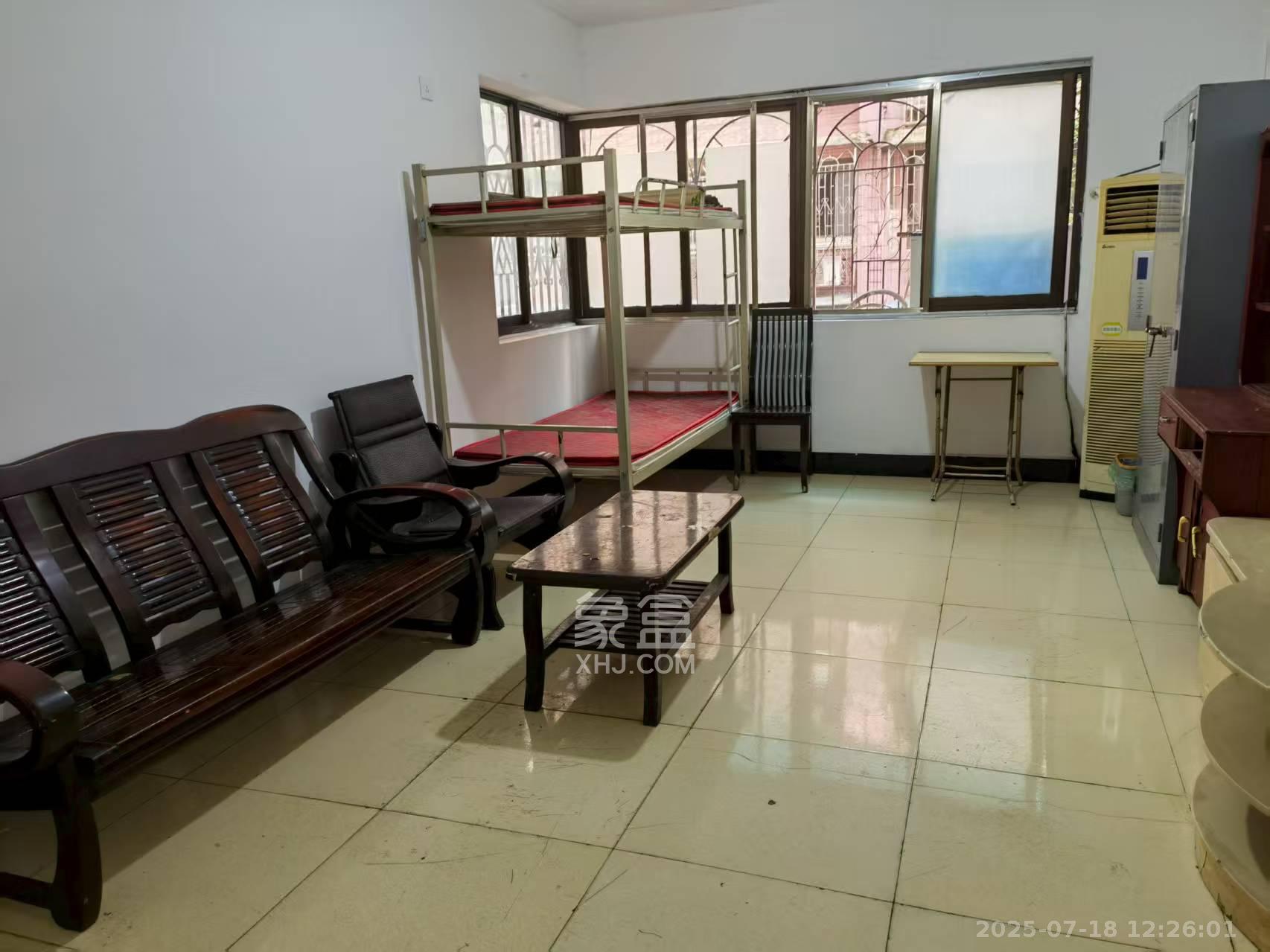 新富城  4室1厅1卫    2600.0元/月 新富城  4室1厅1卫    2600.0元/月室内图