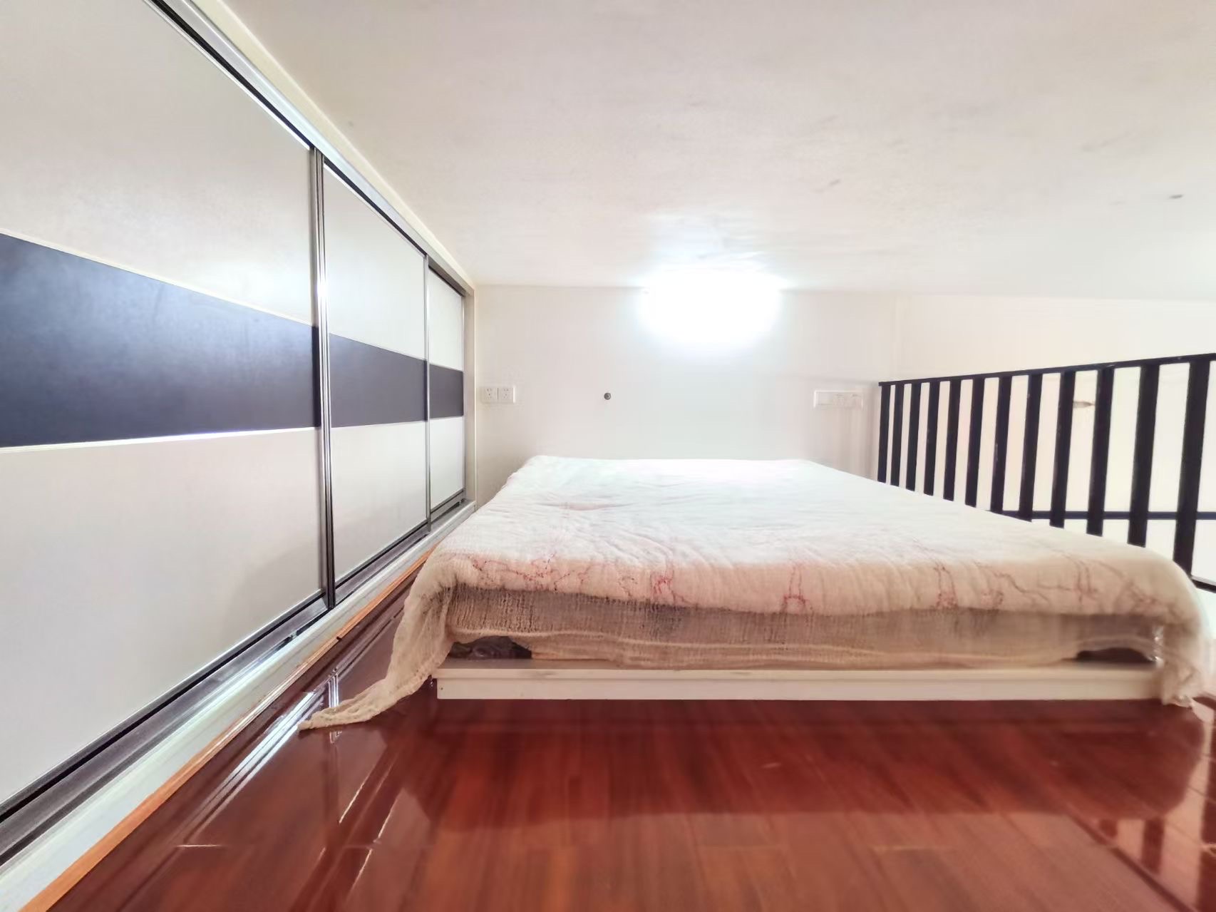 华南城市广场 1室1厅1卫 1500.0元/月 华南城市广场 1室1厅1卫 1500.0元/月室内图