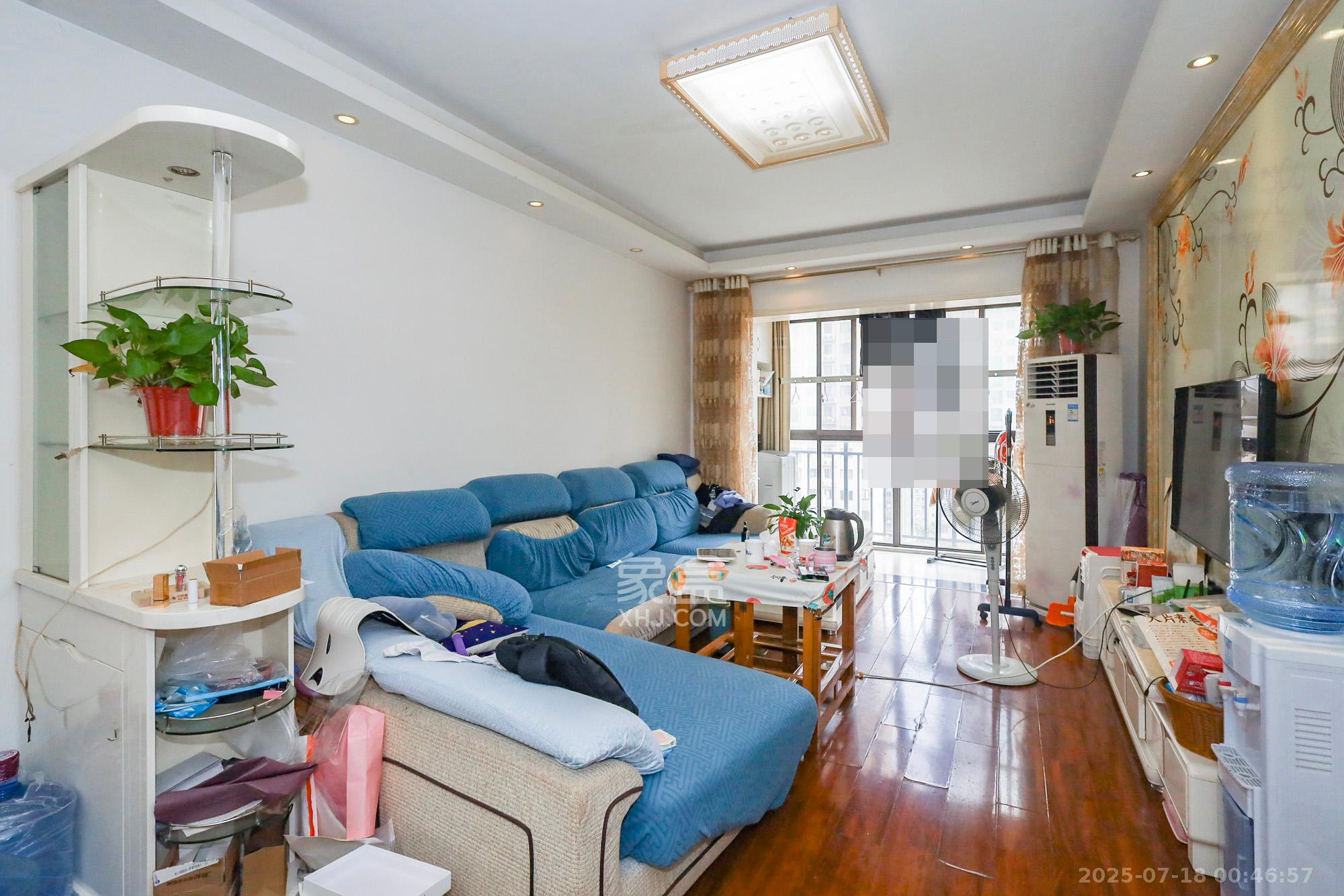 钰龙天下二期(钰龙佳园) 2室2厅1卫 180.0万 钰龙天下二期(钰龙佳园) 2室2厅1卫 180.0万客厅