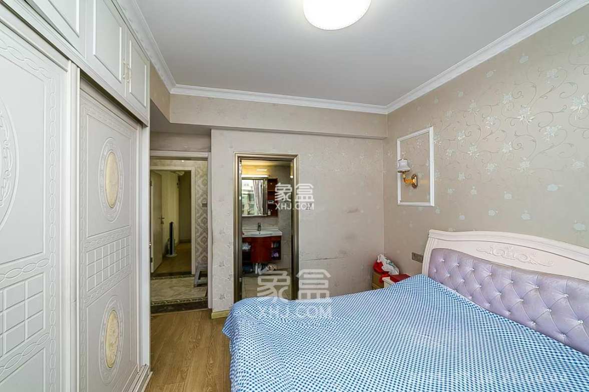 江山如画  3室2厅2卫    3500.0元/月 江山如画  3室2厅2卫    3500.0元/月室内图