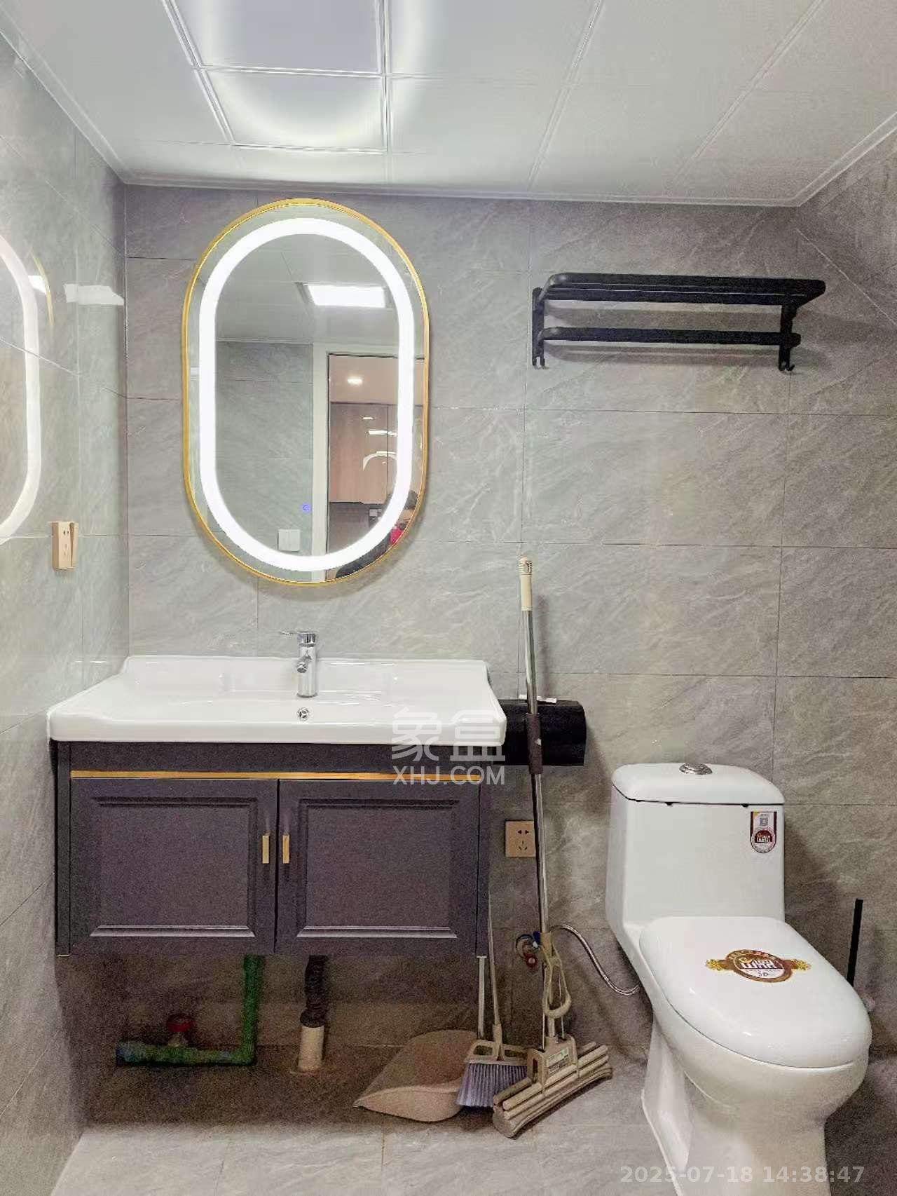 华润置地广场二期 2室1厅1卫 1680.0元/月 华润置地广场二期 2室1厅1卫 1680.0元/月室内图