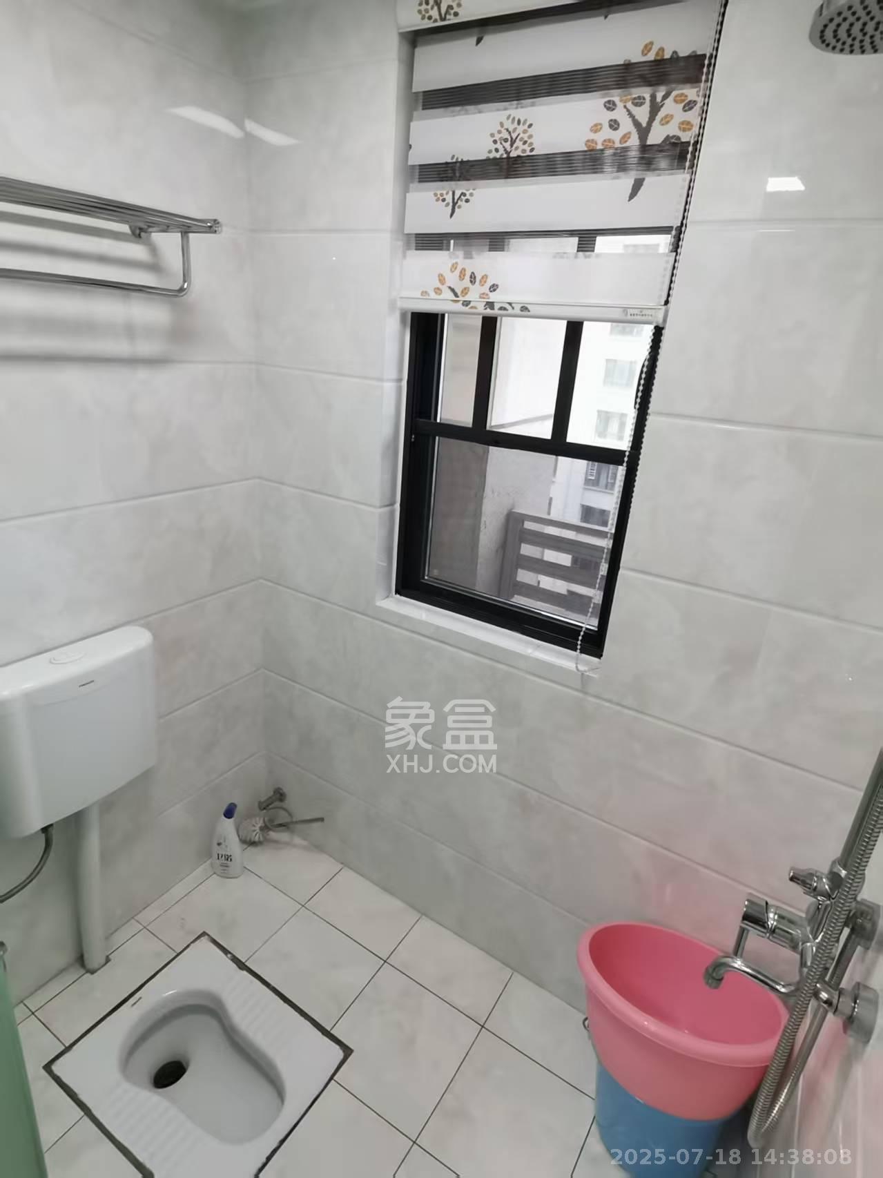 中海梅溪湖壹号  3室2厅2卫    3300.0元/月室内图