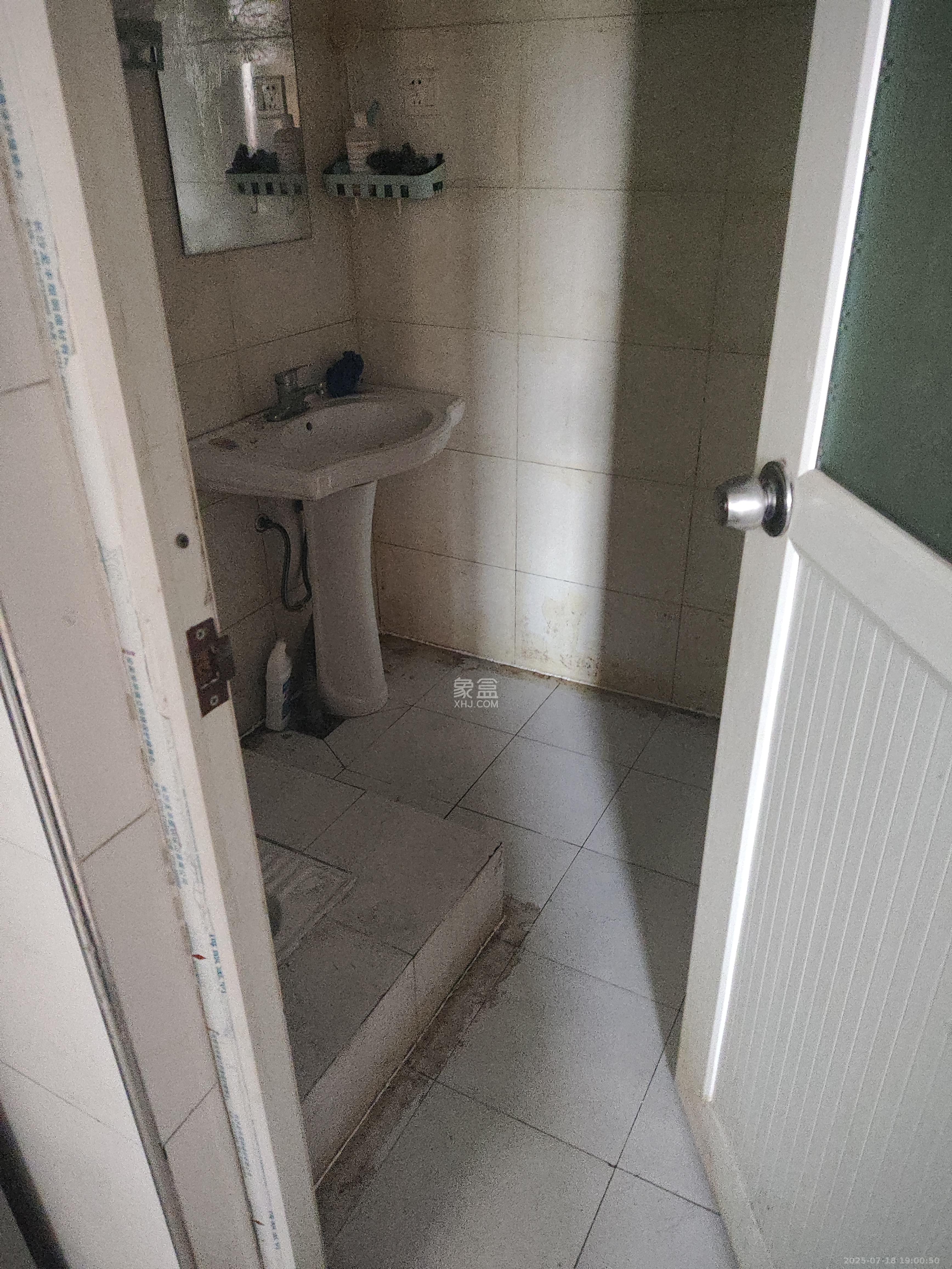 锦湘国际星城三期(锦绣苑) 1室0厅0卫 1900.0元/月 锦湘国际星城三期(锦绣苑) 1室0厅0卫 1900.0元/月室内图