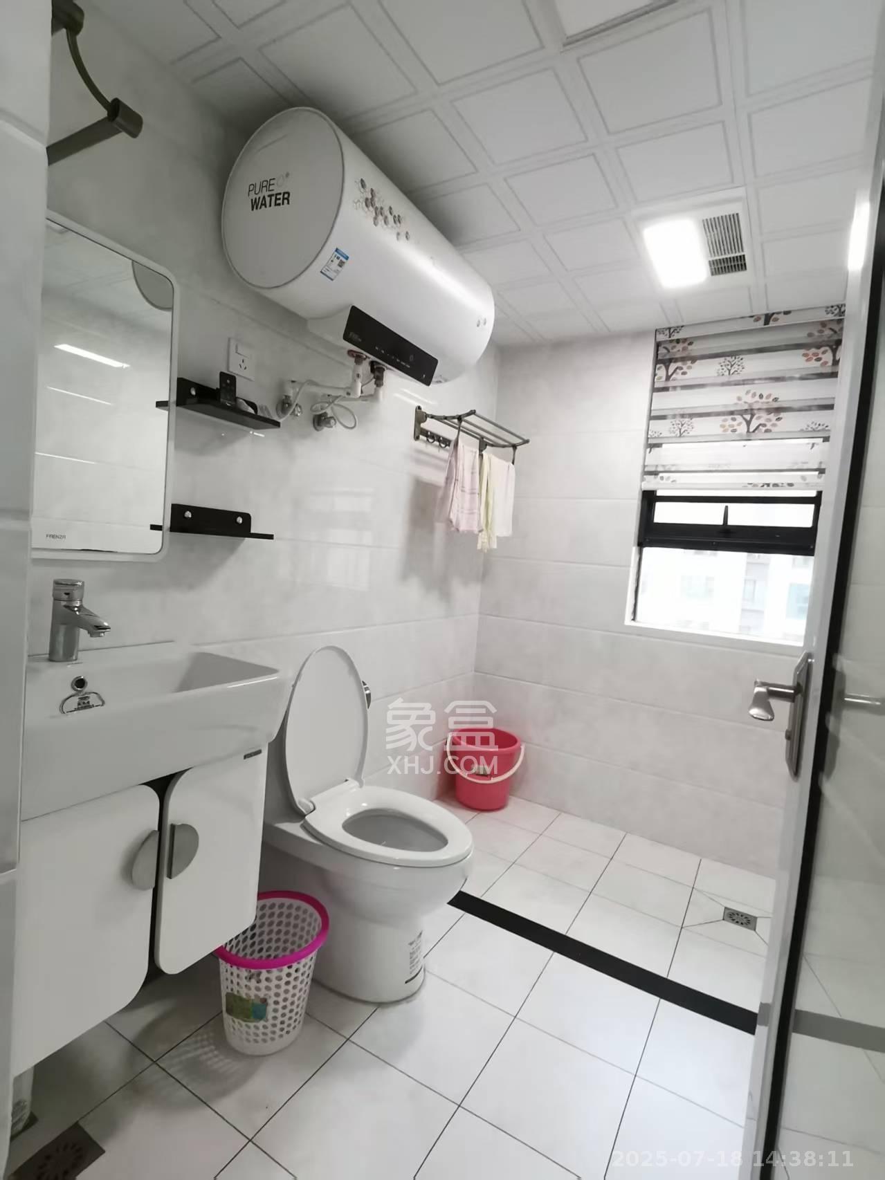 中海梅溪湖壹号  3室2厅2卫    3300.0元/月室内图