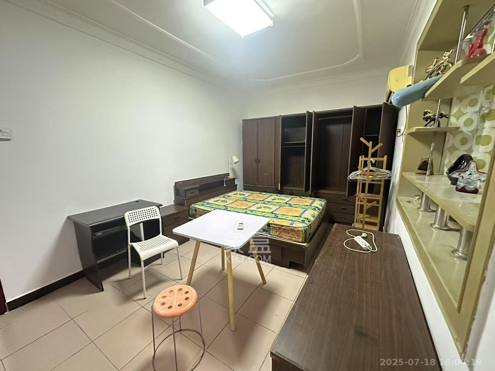 望岳村 1室1厅1卫 1200.0元/月 望岳村 1室1厅1卫 1200.0元/月室内图