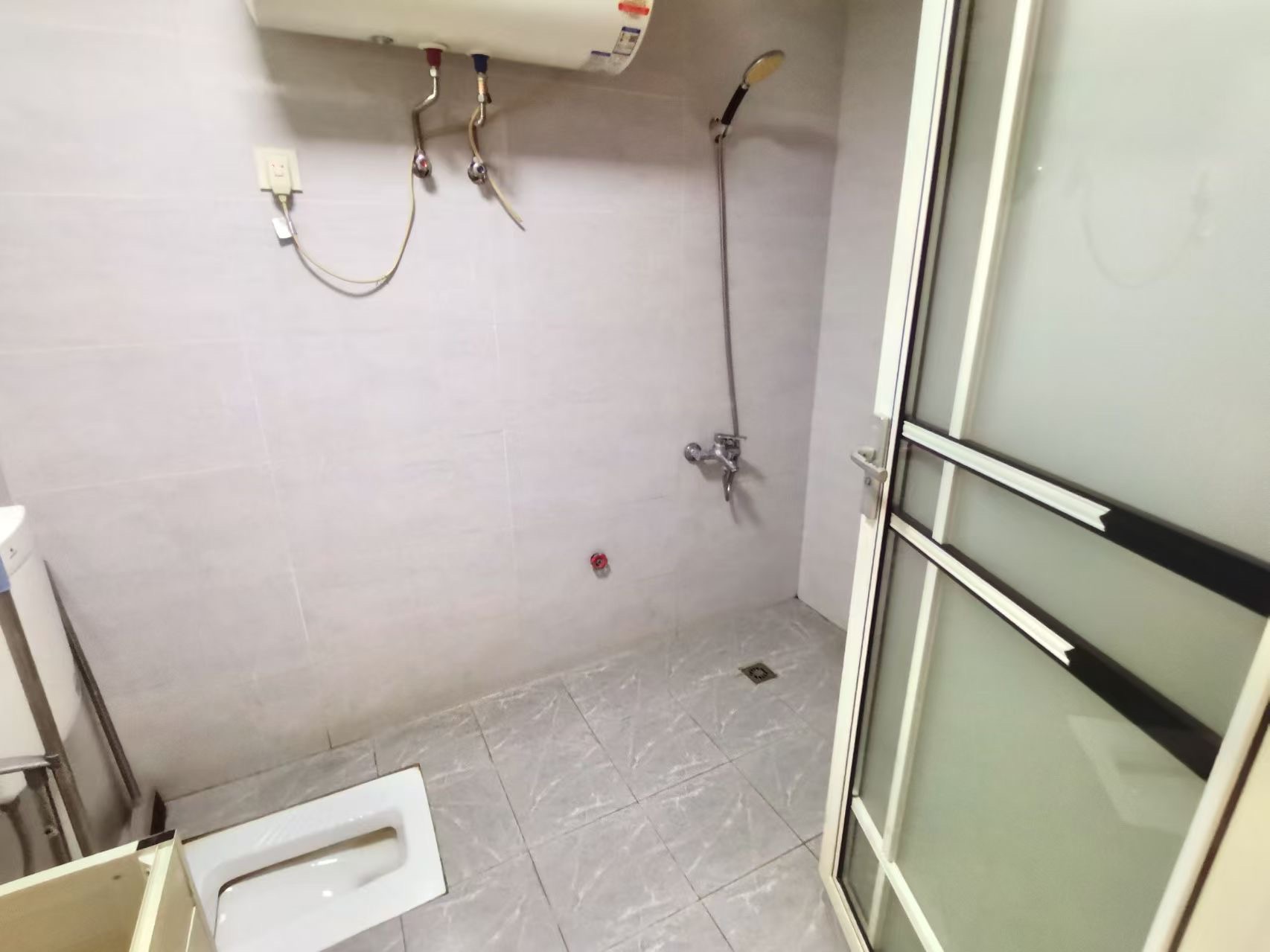 华南城市广场 1室1厅1卫 1500.0元/月 华南城市广场 1室1厅1卫 1500.0元/月室内图