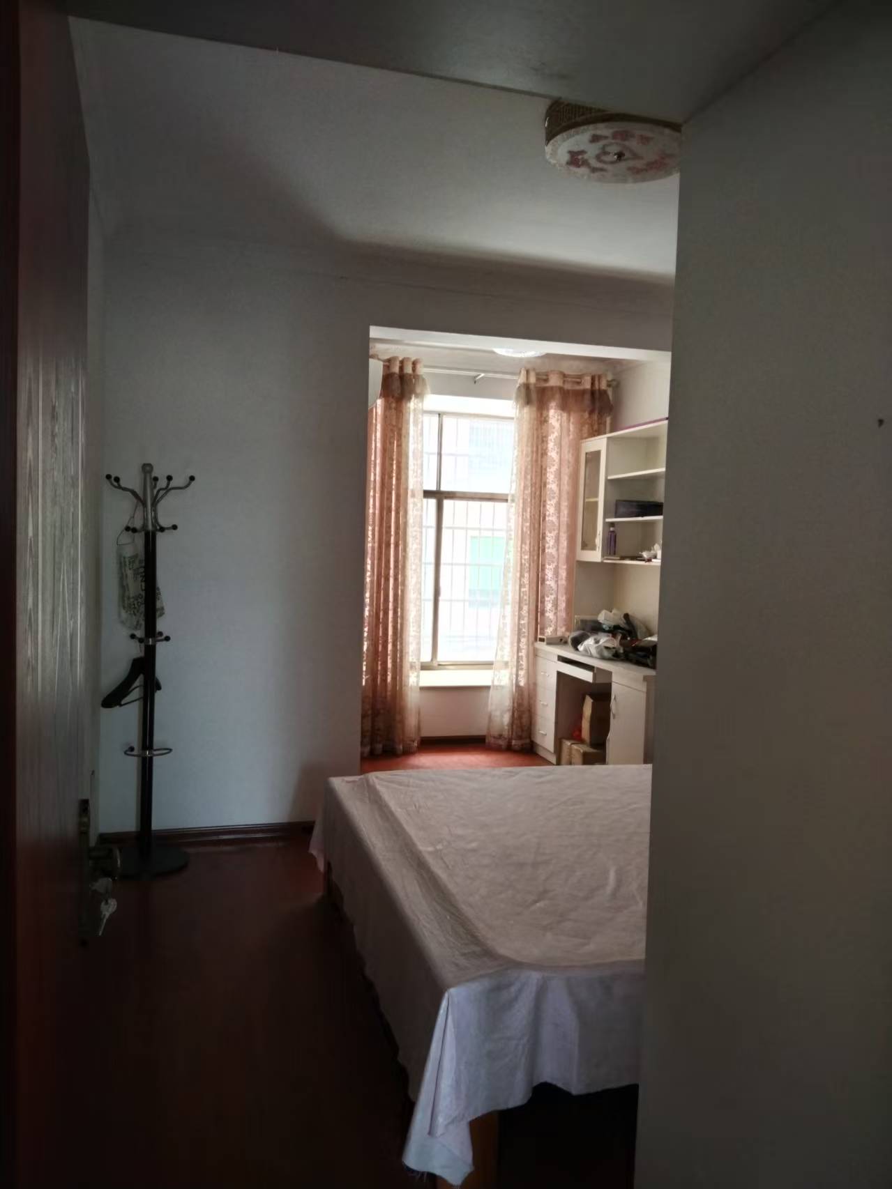 香格里拉  3室2厅2卫    1000.0元/月室内图