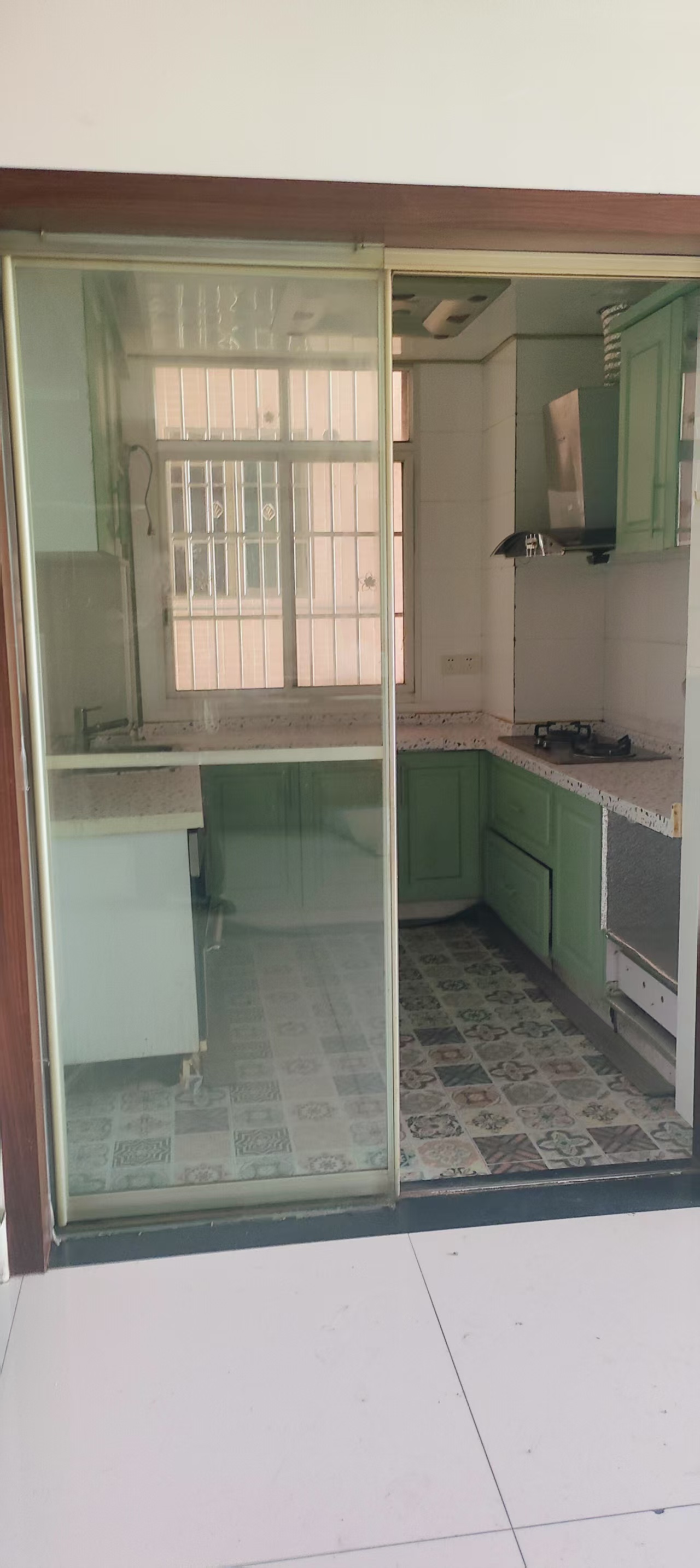 永兴阁A座  4室2厅2卫    2000.0元/月 永兴阁A座  4室2厅2卫    2000.0元/月室内图