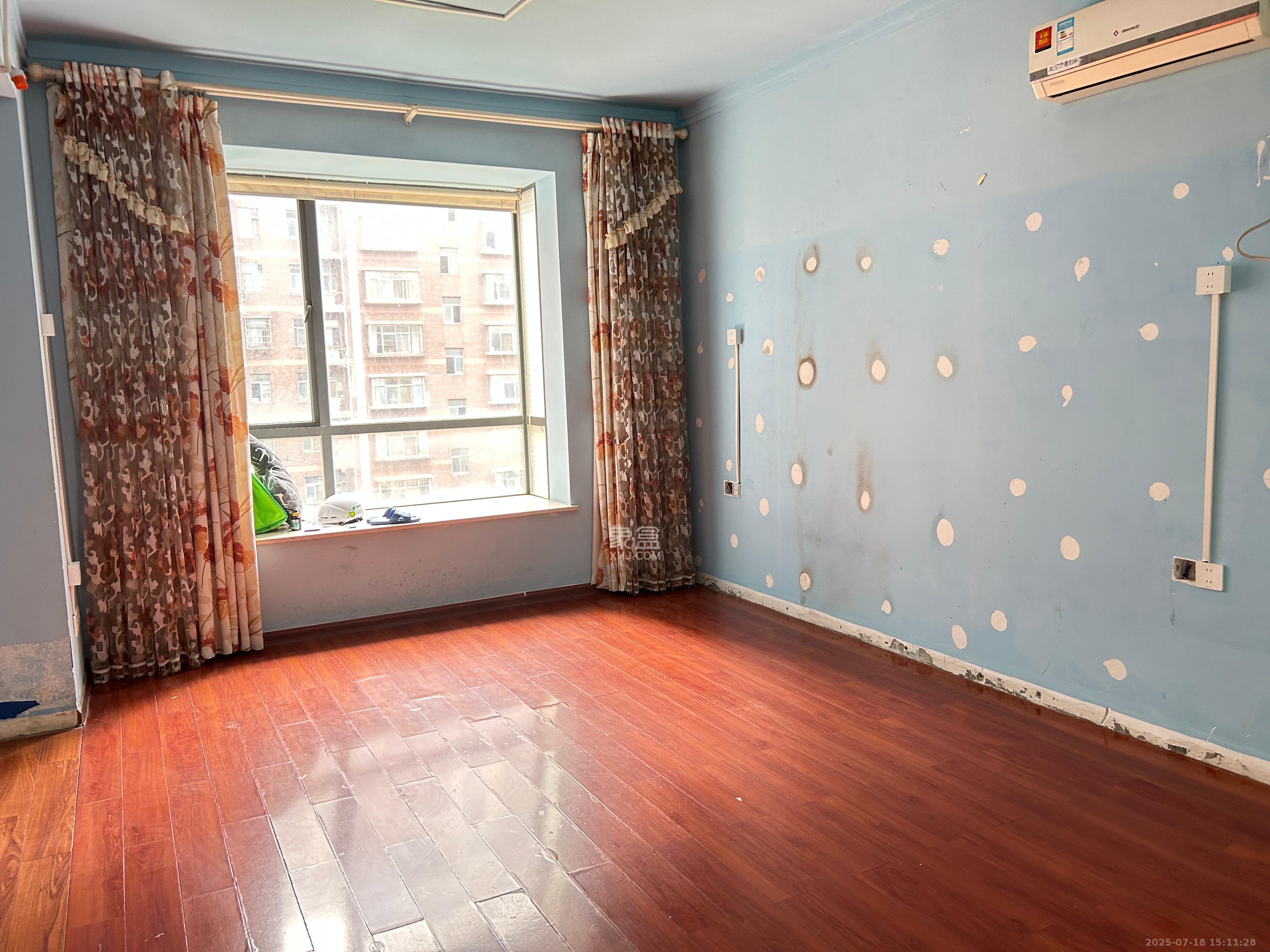 恒盛世家 3室2厅2卫 2200.0元/月 恒盛世家 3室2厅2卫 2200.0元/月室内图