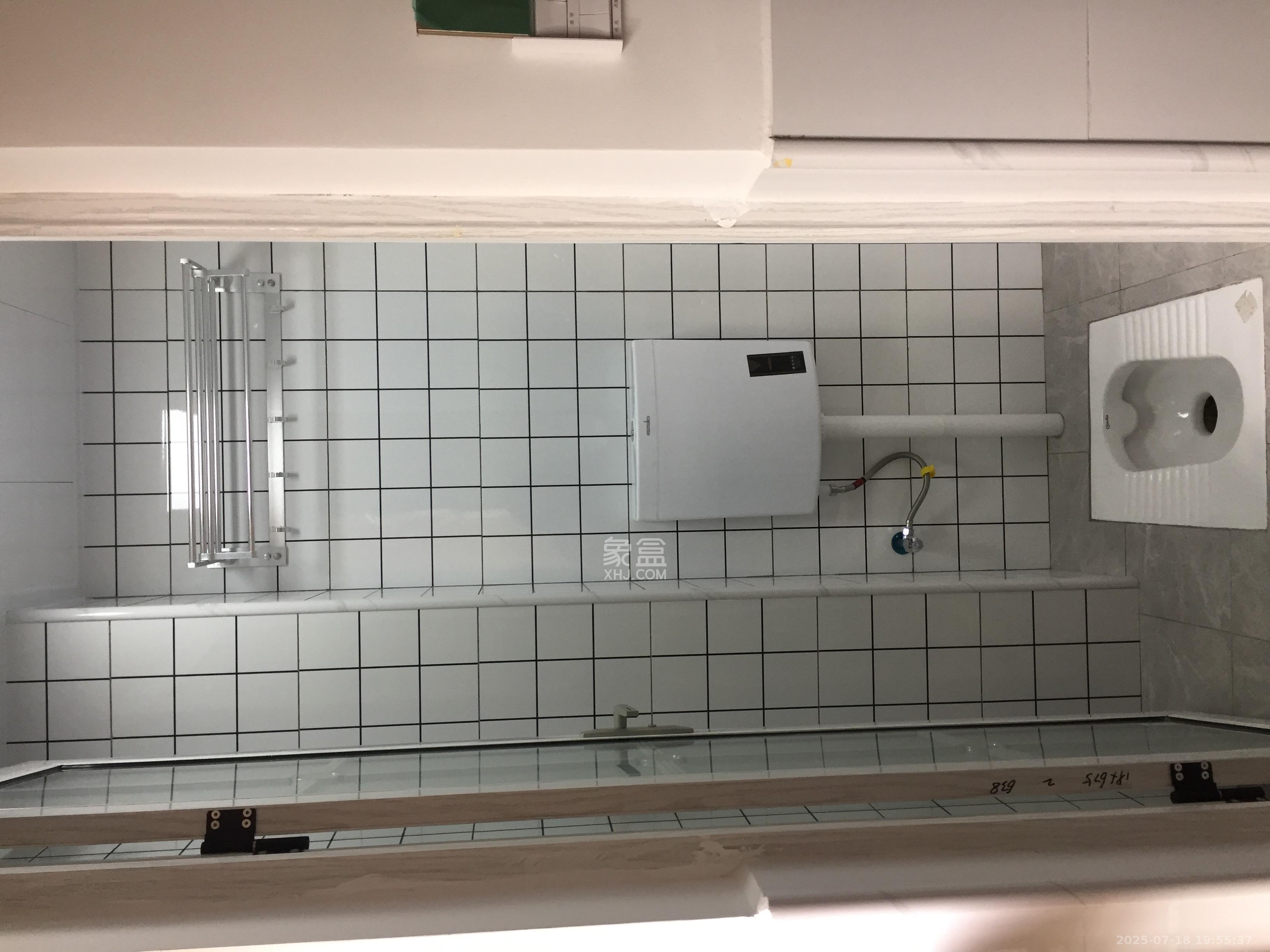 岳华新苑  1室1厅1卫   1300.00元/月室内图