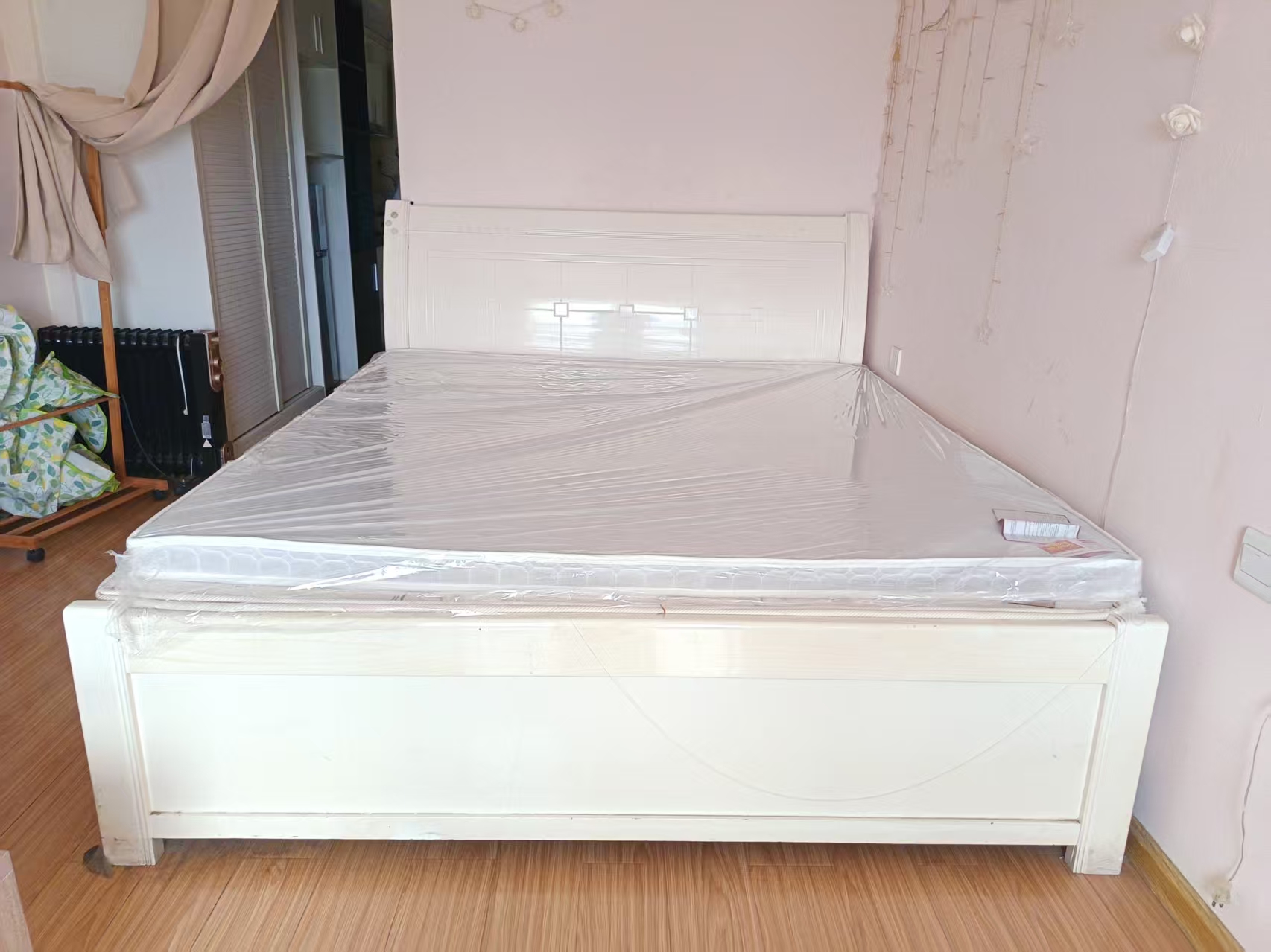 阳光青年城  1室1厅1卫    1000.0元/月 阳光青年城  1室1厅1卫    1000.0元/月室内图