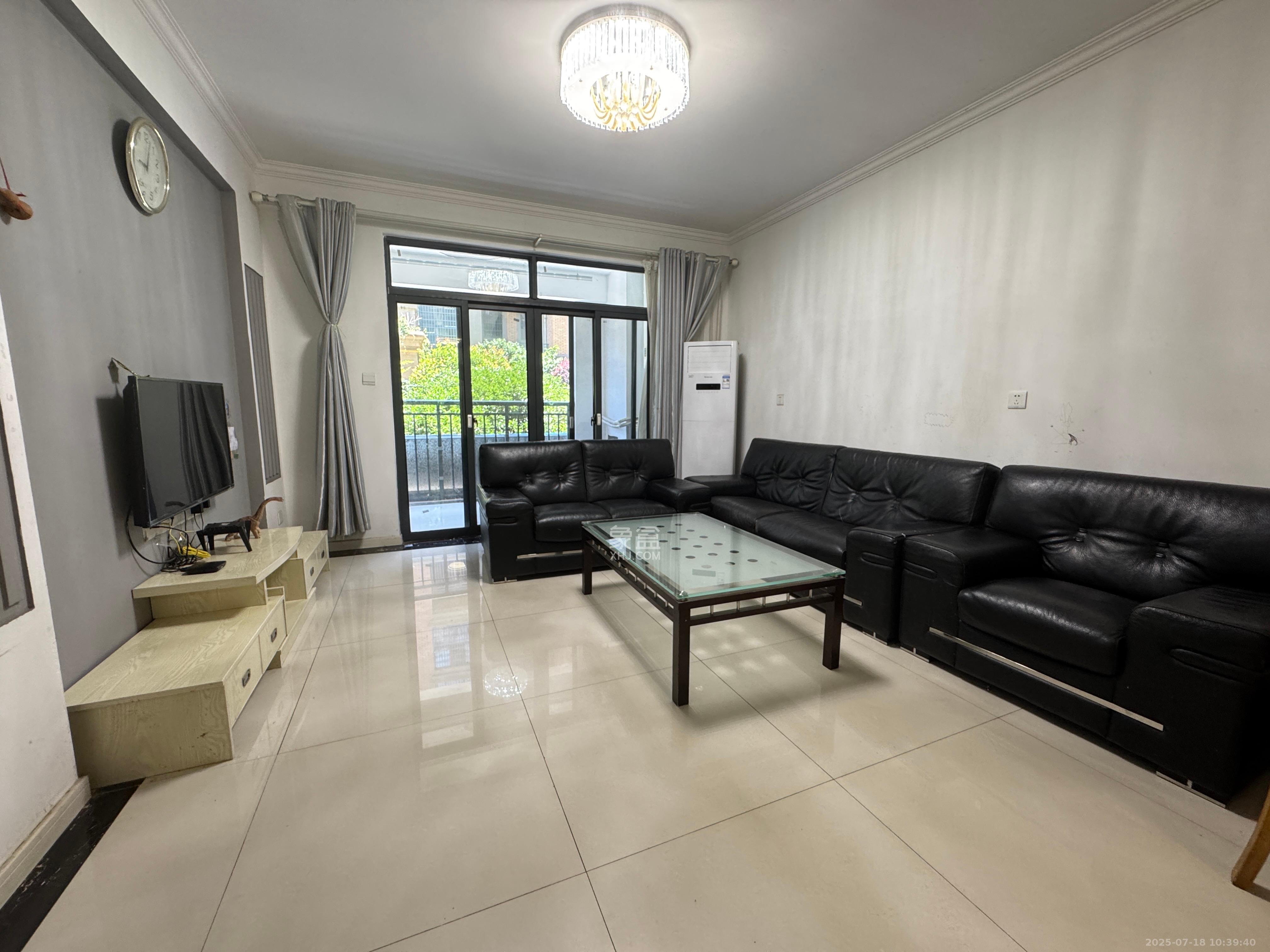 澳海月亮湾  3室2厅1卫    1800.0元/月室内图