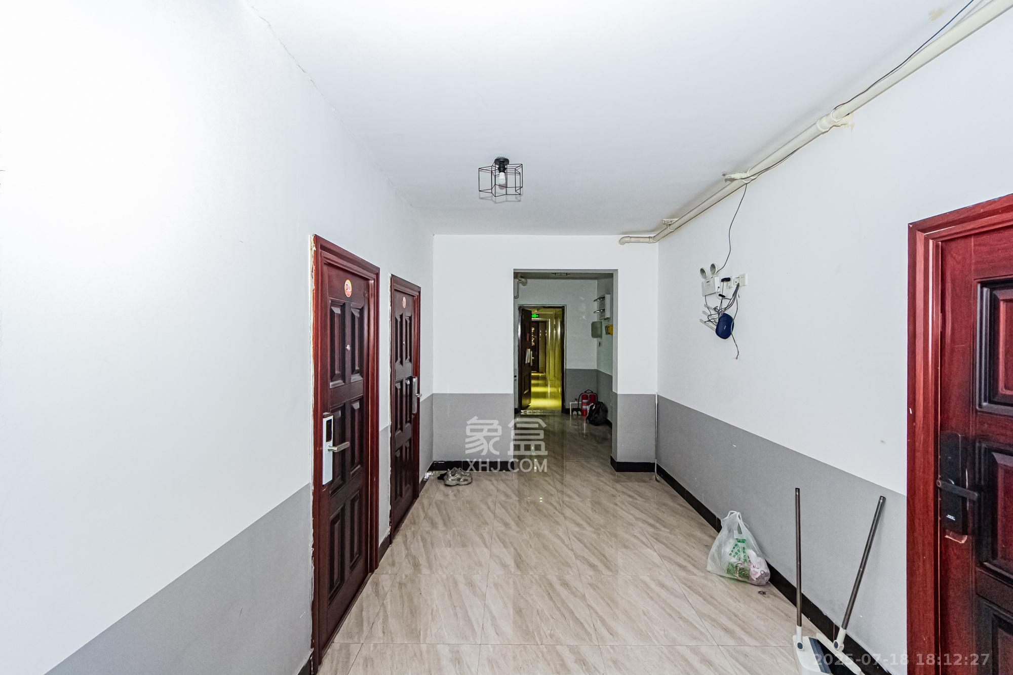 北辰三角洲C2区 3室2厅2卫 155.0万 北辰三角洲C2区 3室2厅2卫 155.0万客厅