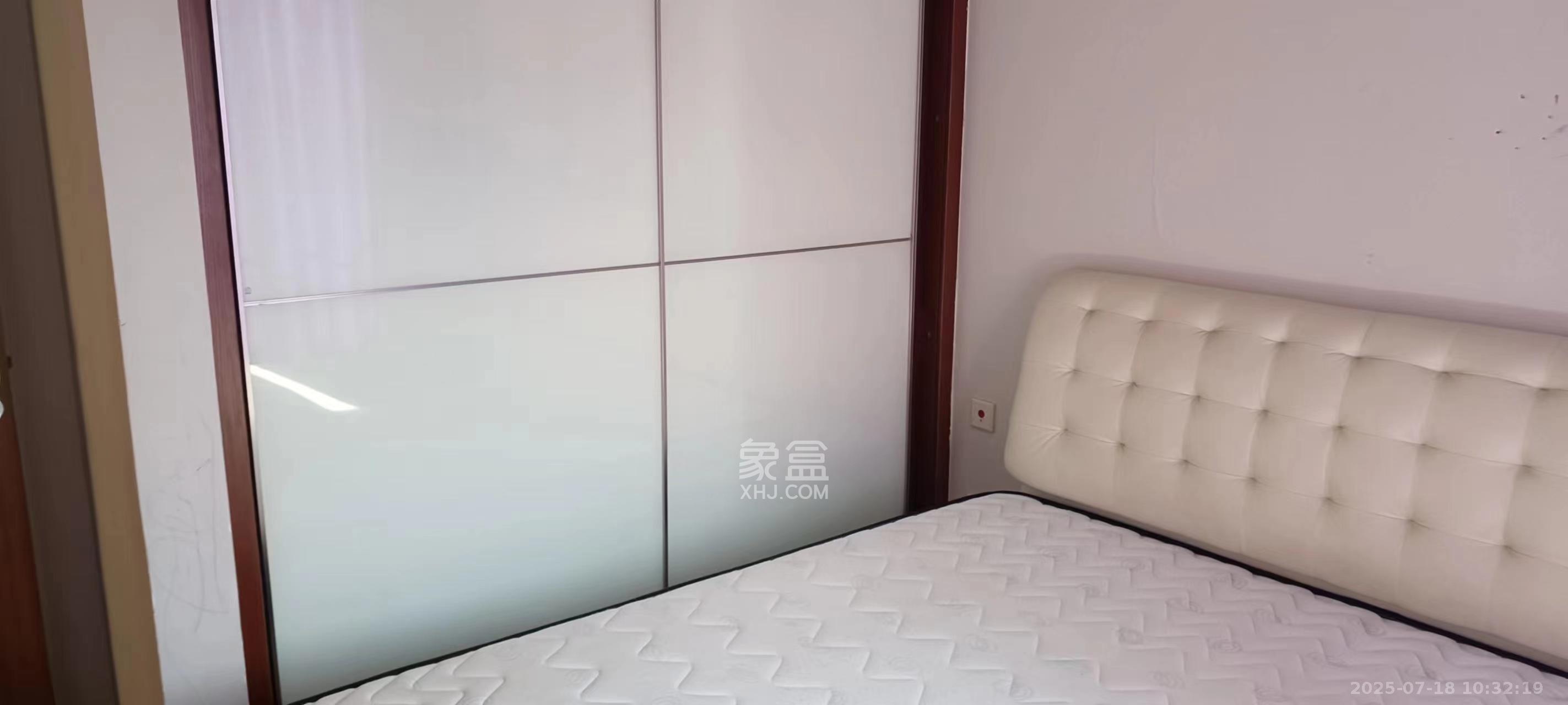 万科金域华府三四期  3室2厅1卫    2600.0元/月 万科金域华府三四期  3室2厅1卫    2600.0元/月室内图