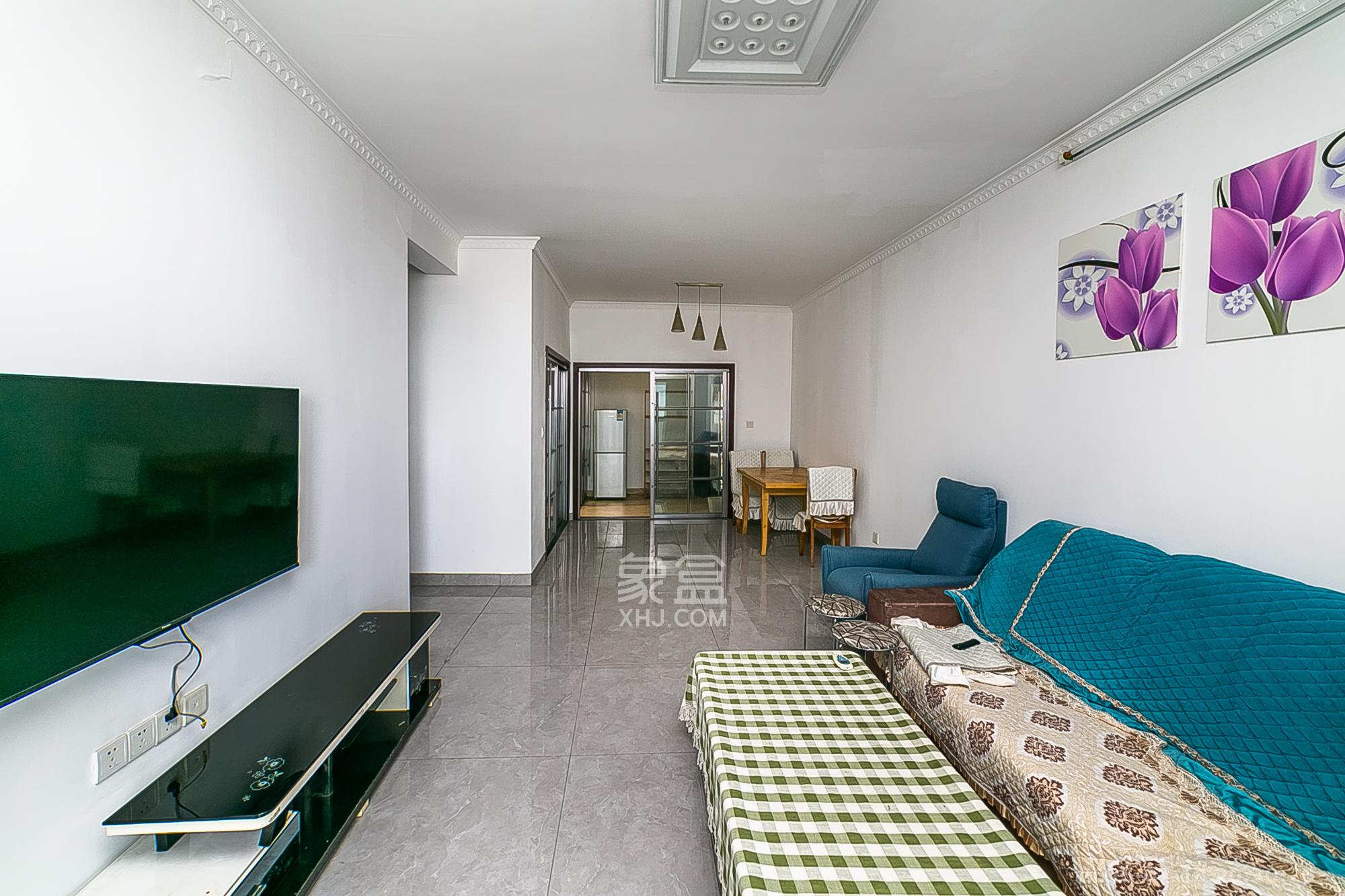 通用时代国际社区  3室2厅2卫    107.8万客厅