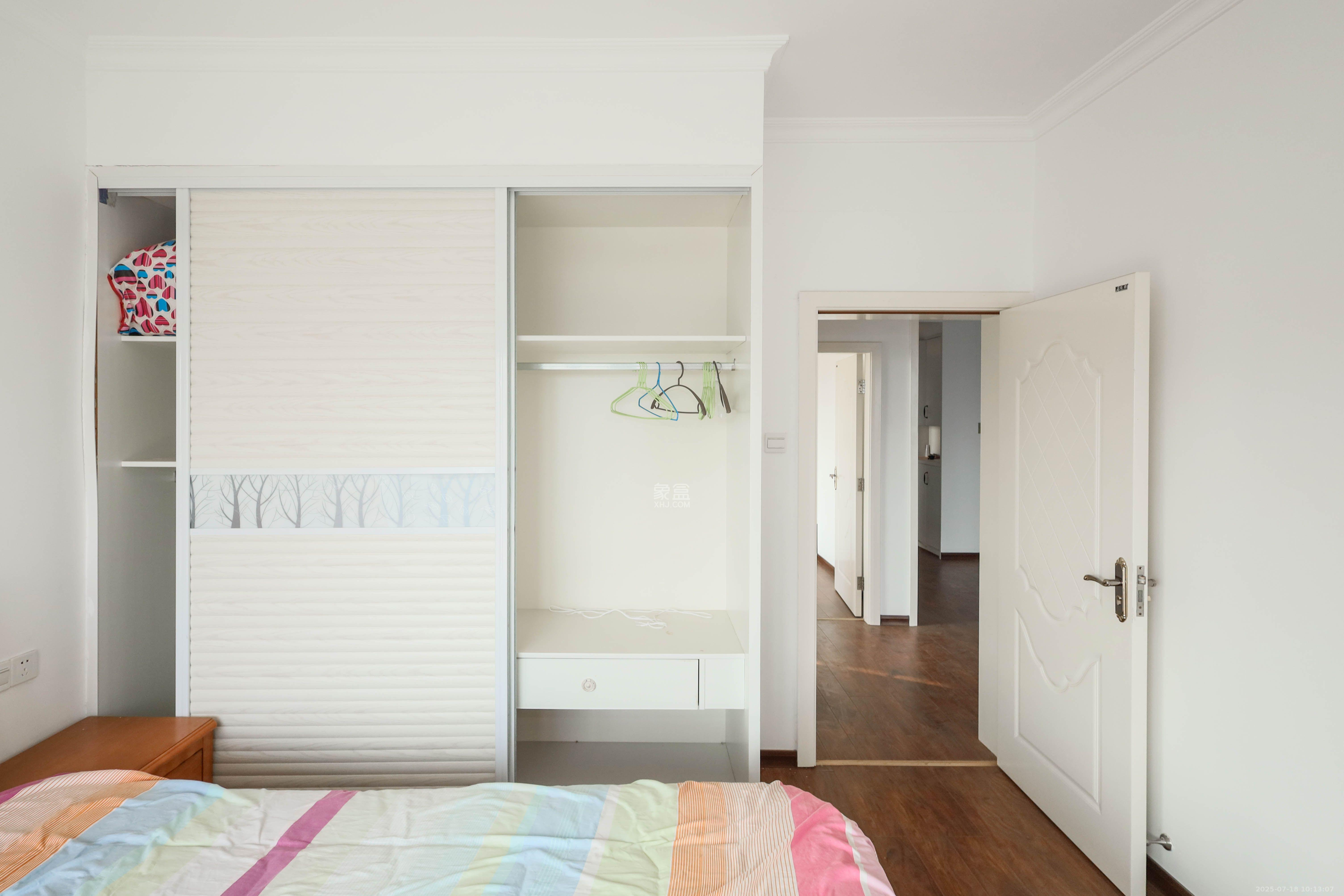 华美公寓(新猎鹰公寓)  3室2厅2卫    2100.0元/月 华美公寓(新猎鹰公寓)  3室2厅2卫    2100.0元/月室内图