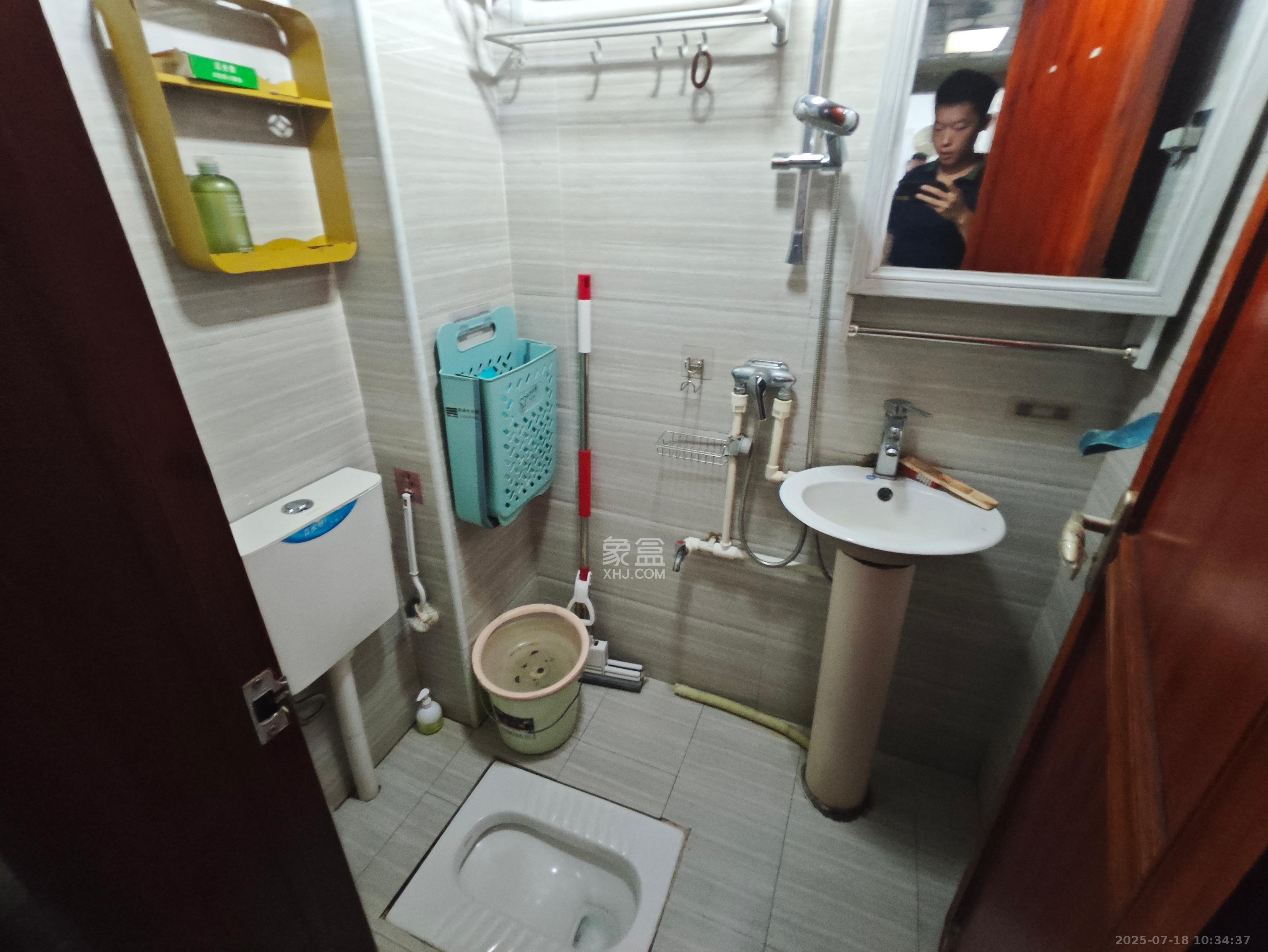 绿地之窗  2室1厅2卫   1500.00元/月室内图