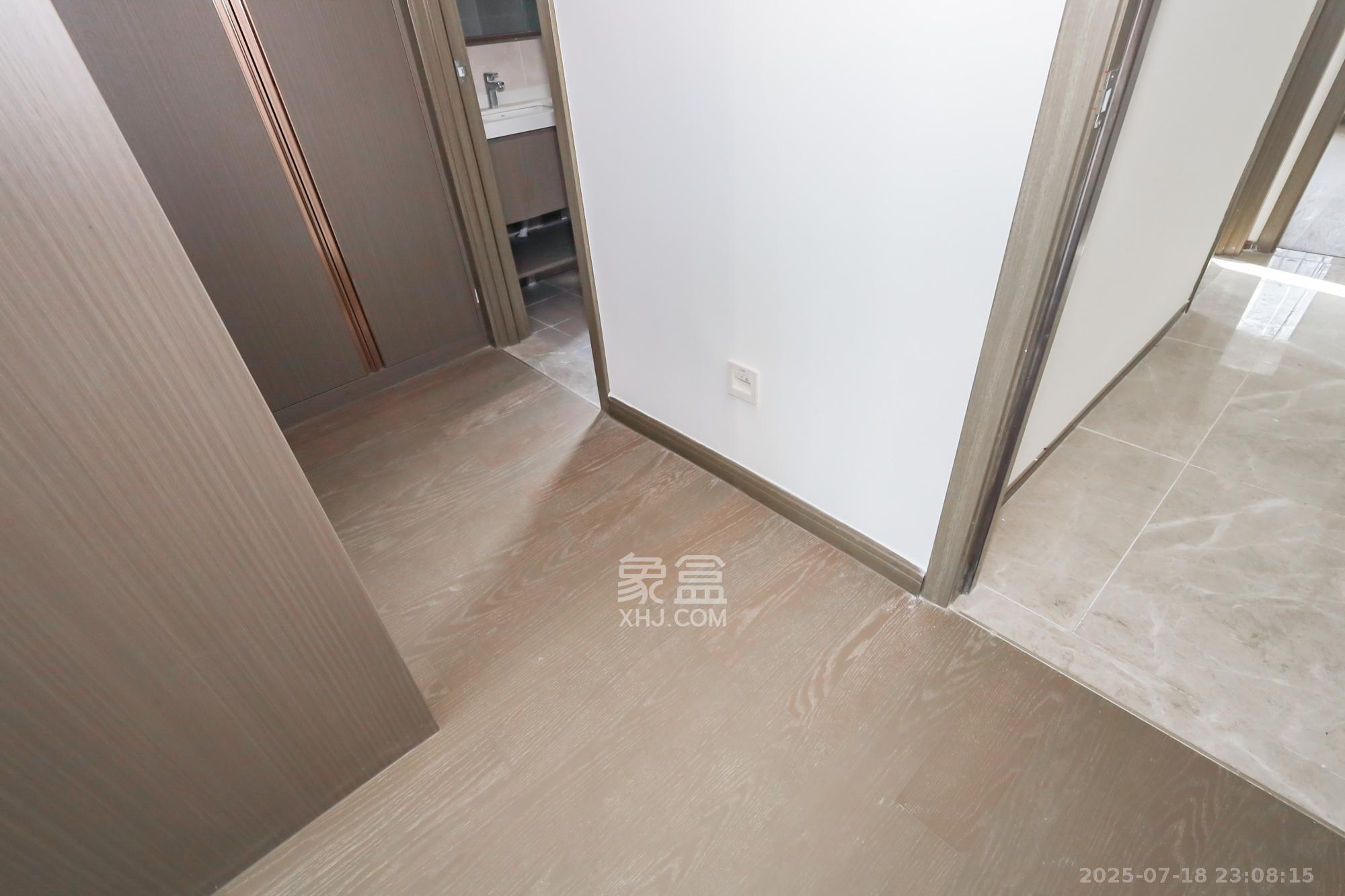 滨江府1913  4室2厅2卫    230.0万其他