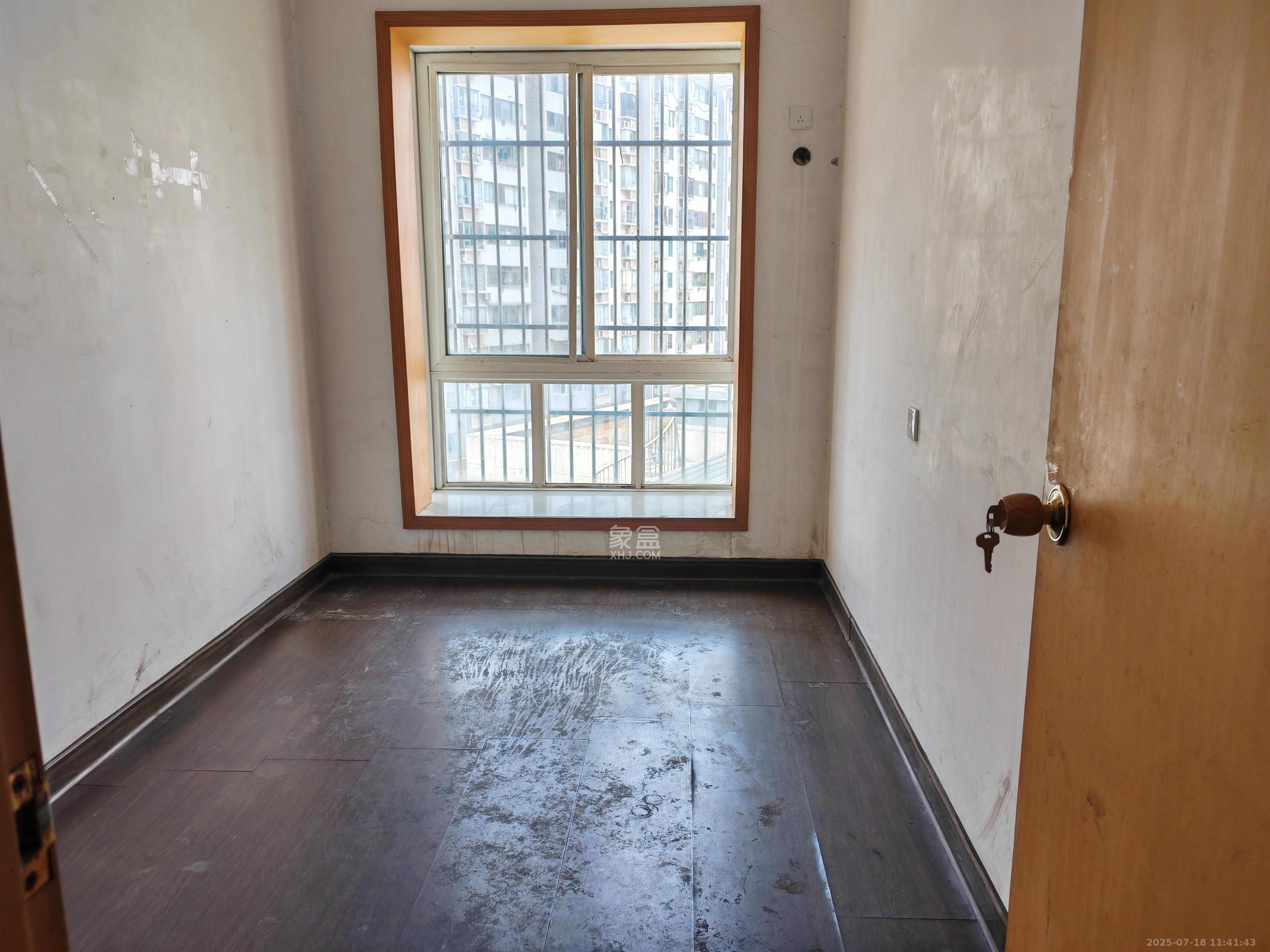 政协宿舍  5室2厅2卫    3200.0元/月室内图