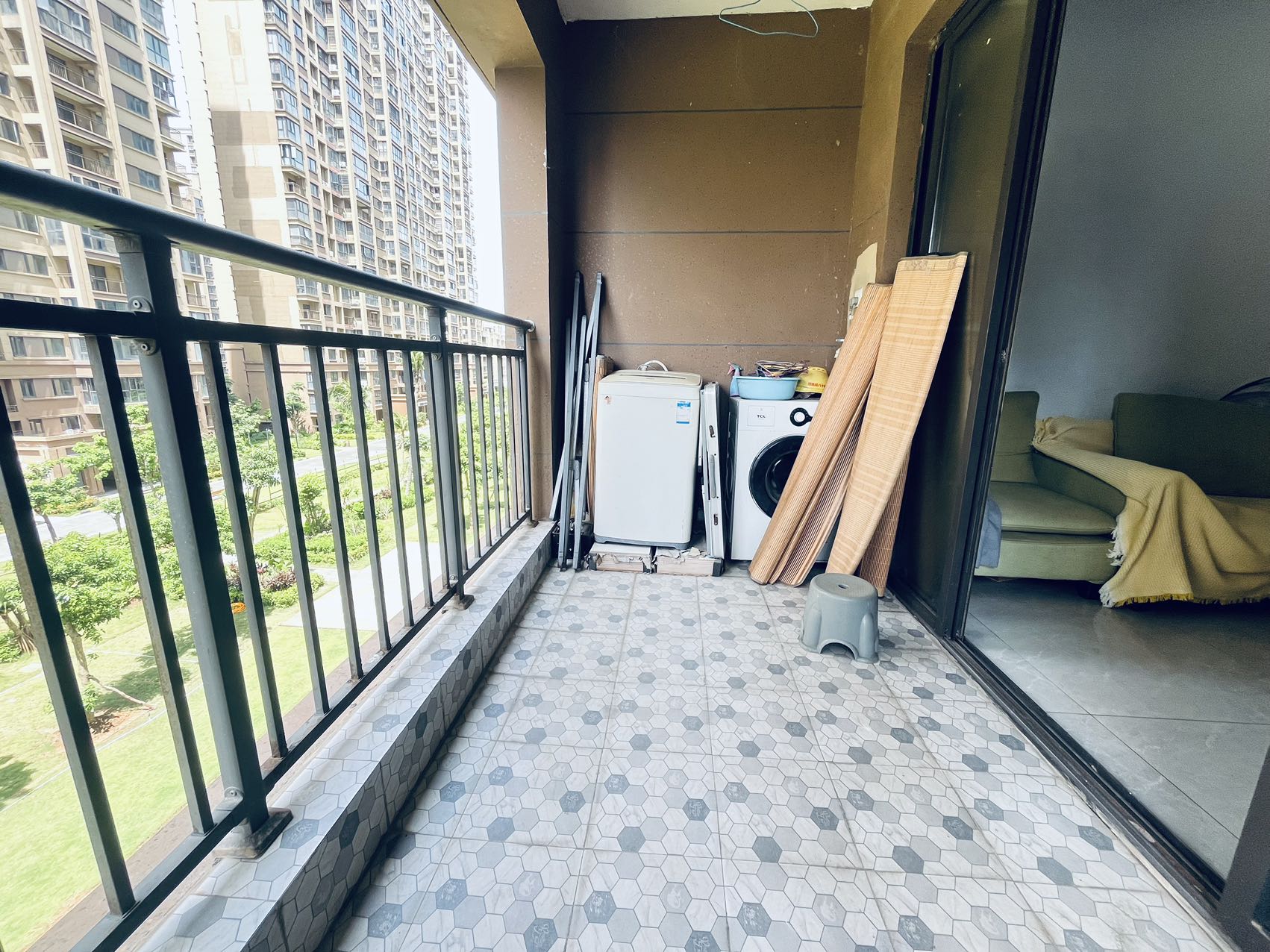 绿地雅典郡  3室2厅1卫   103.00万客厅