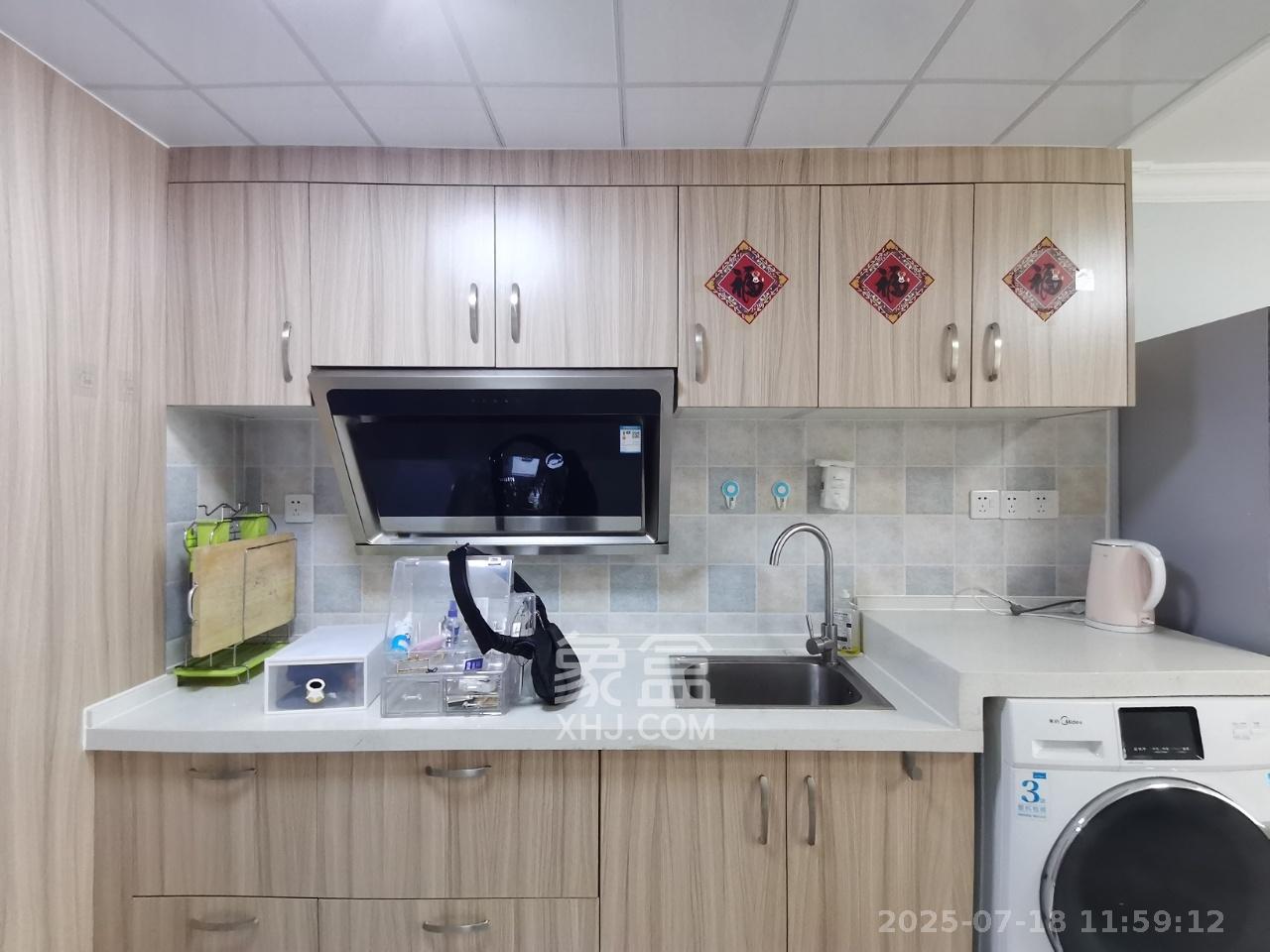 中建芙蓉嘉苑  1室1厅1卫   1700.00元/月室内图