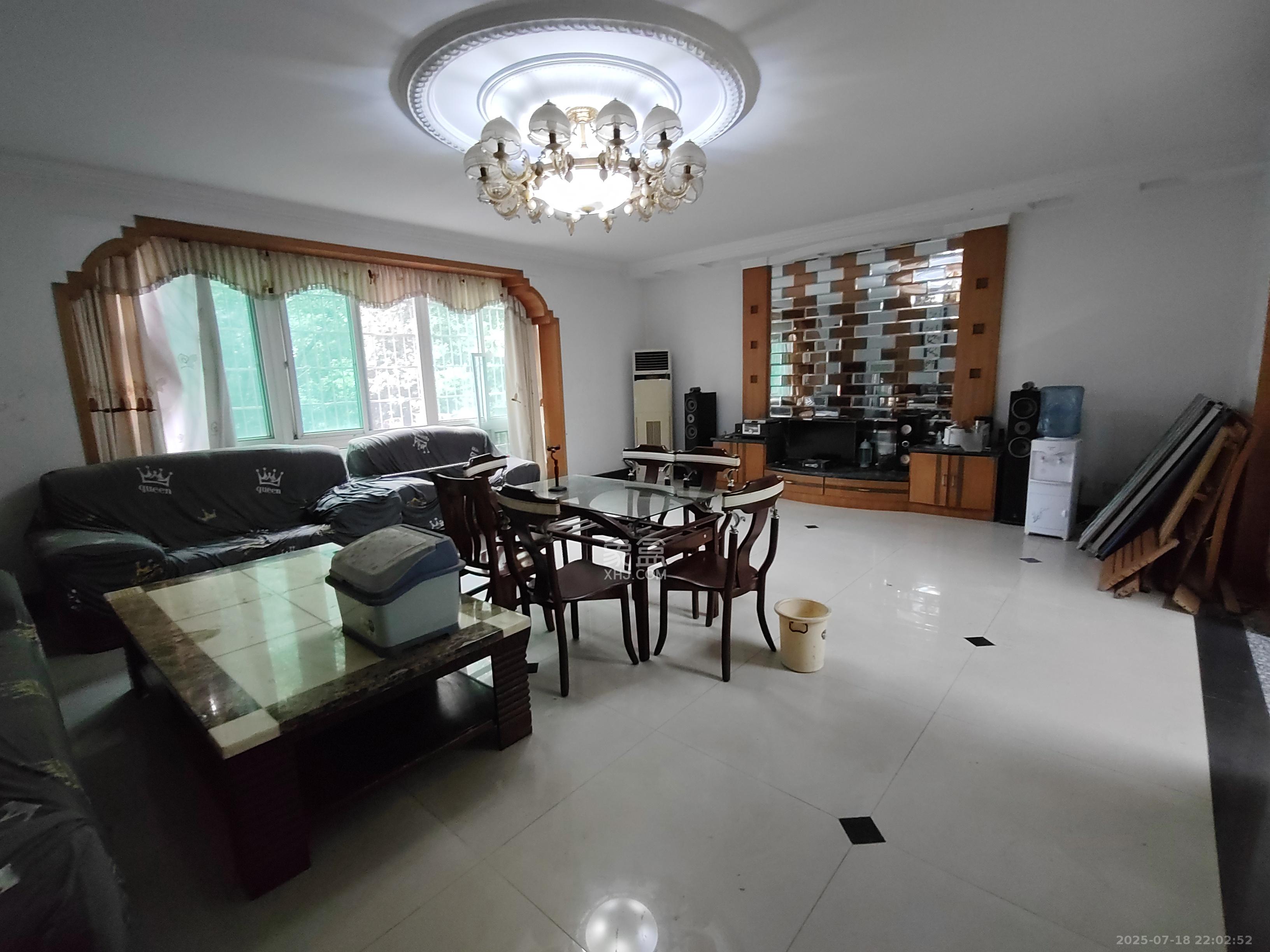 欣安小区  4室2厅2卫    1800.0元/月 欣安小区  4室2厅2卫    1800.0元/月室内图