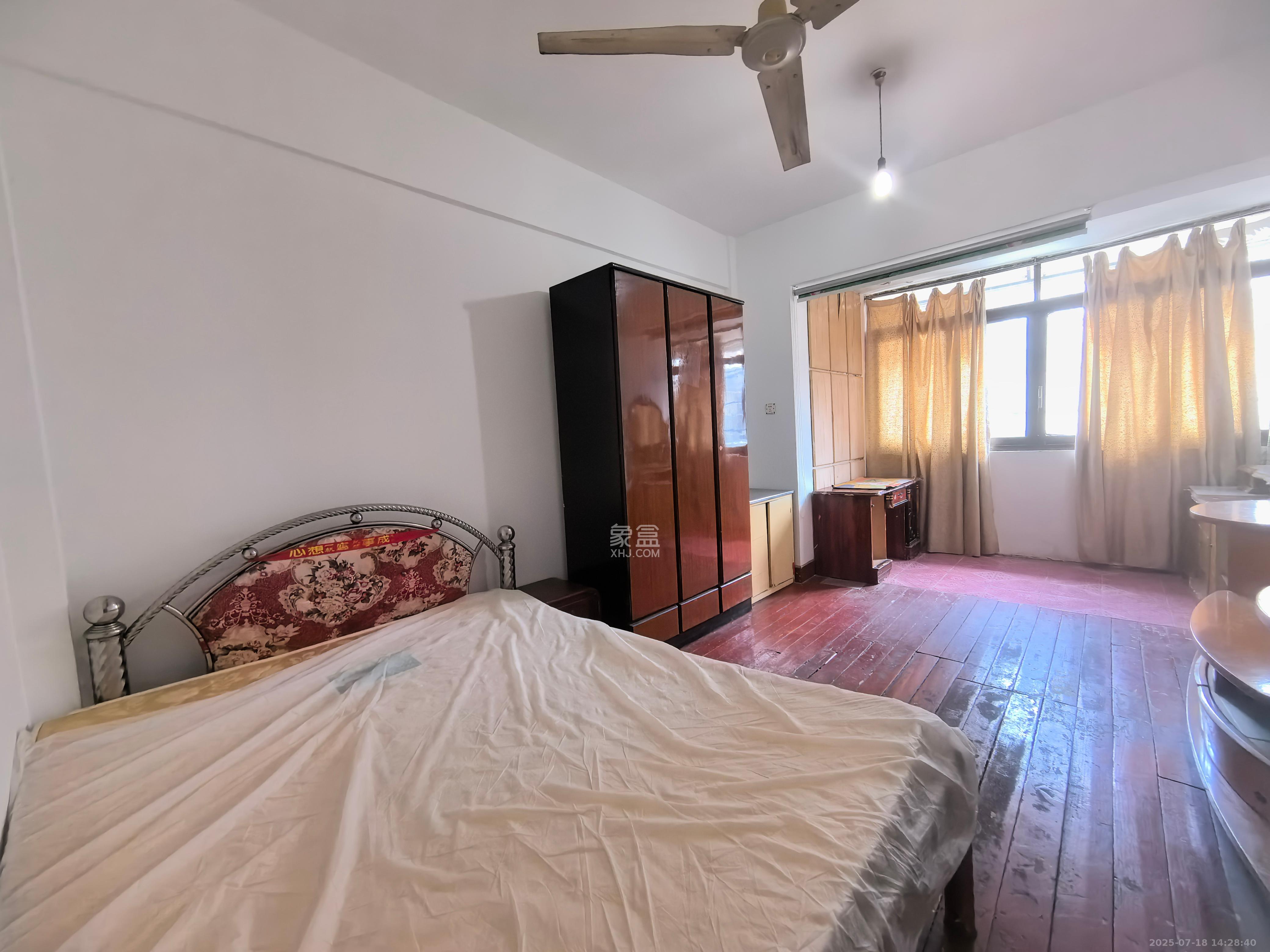 通泰街商居楼  2室1厅1卫    1500.0元/月 通泰街商居楼  2室1厅1卫    1500.0元/月室内图