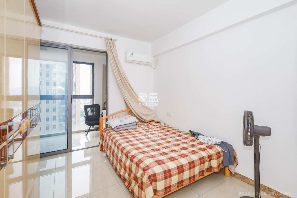 八方小区C区 4室2厅2卫 445.0万 八方小区C区 4室2厅2卫 445.0万卧室