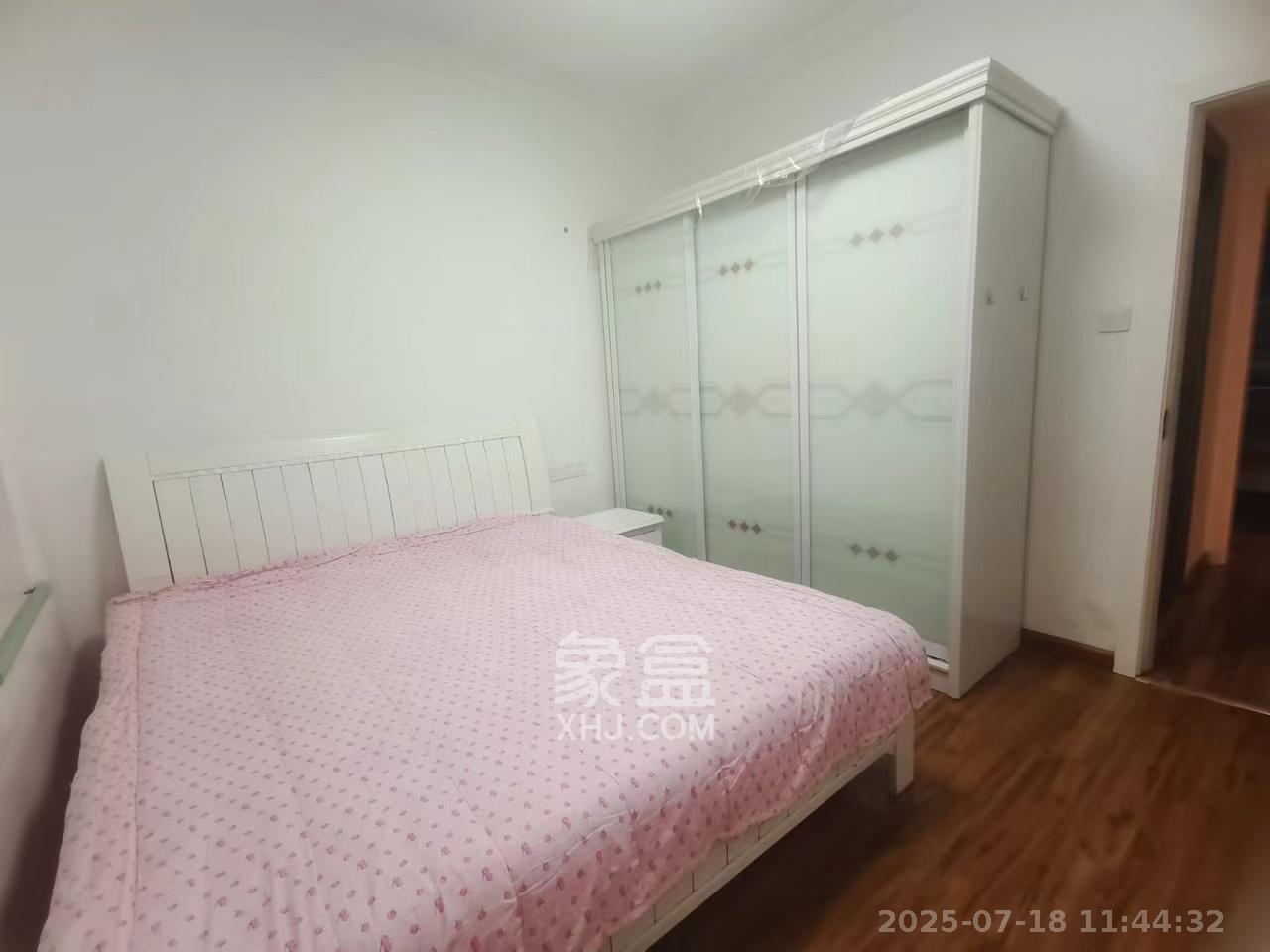 洋湖时代  3室2厅1卫    2000.0元/月 洋湖时代  3室2厅1卫    2000.0元/月室内图