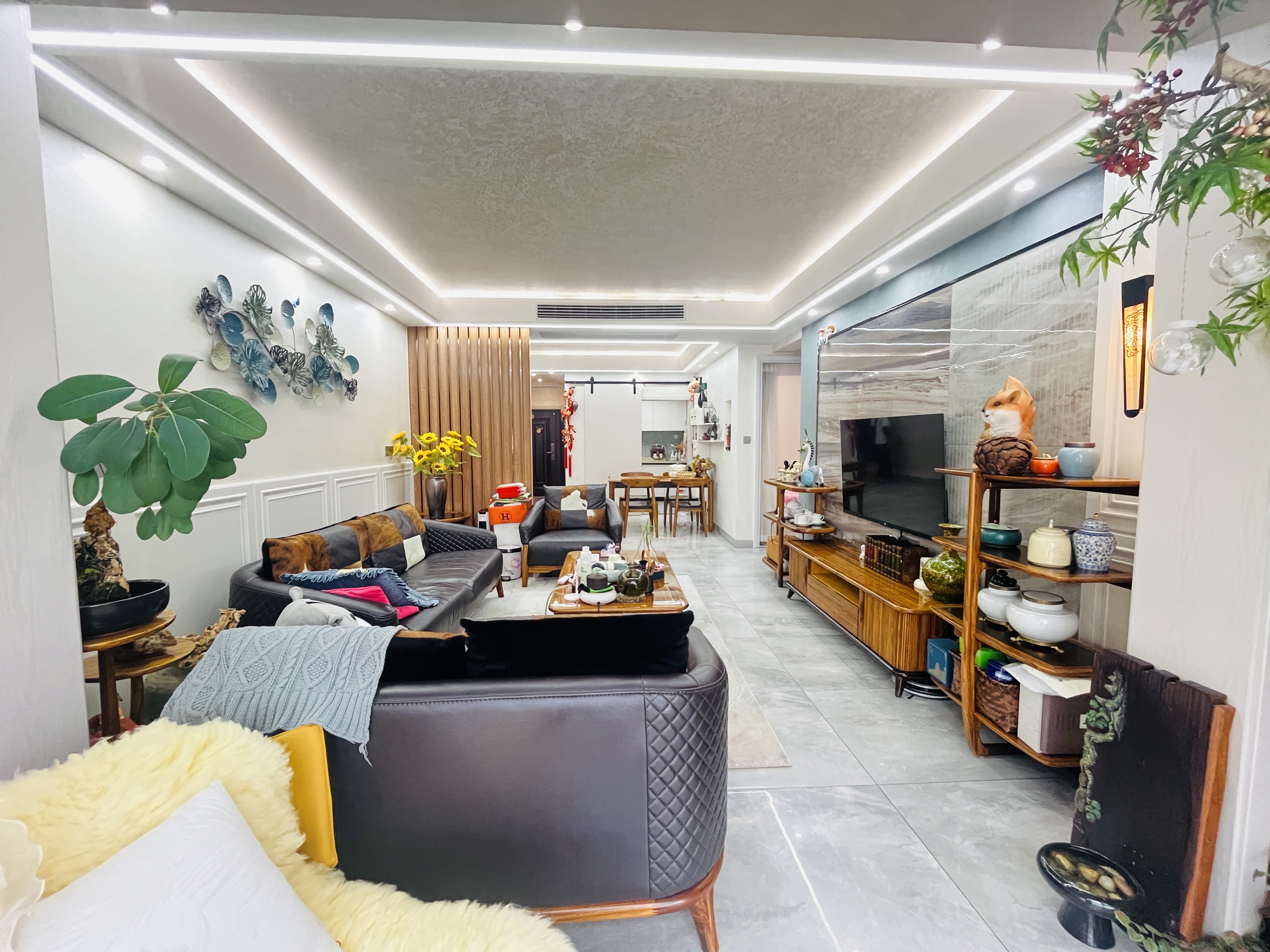 山城上品  3室2厅1卫   65.80万客厅