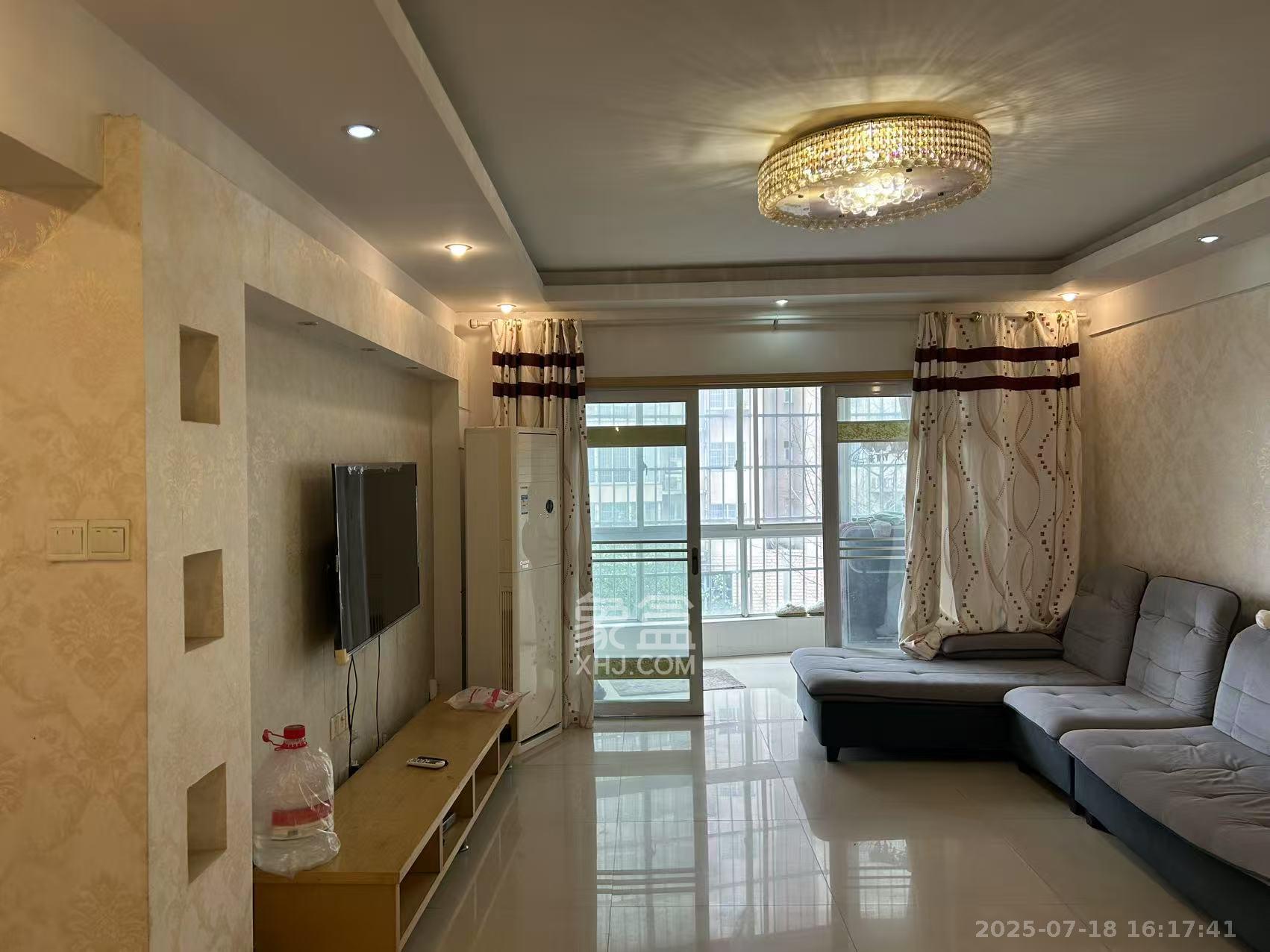 高林金三华邸 2室2厅1卫 1700.0元/月 高林金三华邸 2室2厅1卫 1700.0元/月室内图