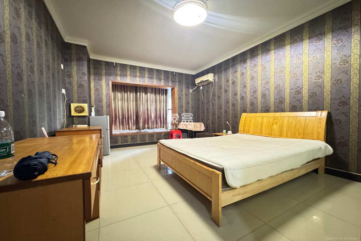 芙蓉同发 1室1厅1卫 1500.0元/月 芙蓉同发 1室1厅1卫 1500.0元/月室内图