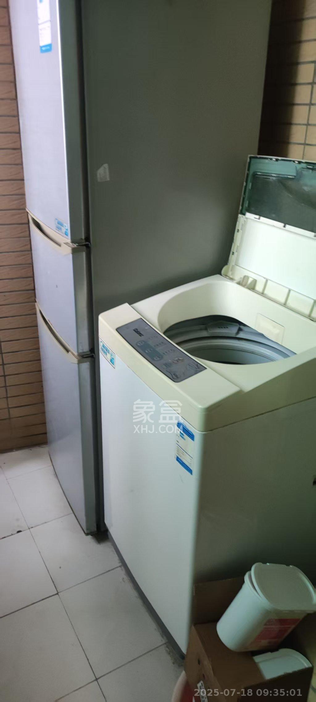新城新世界一二三期  2室2厅1卫   2400.00元/月室内图