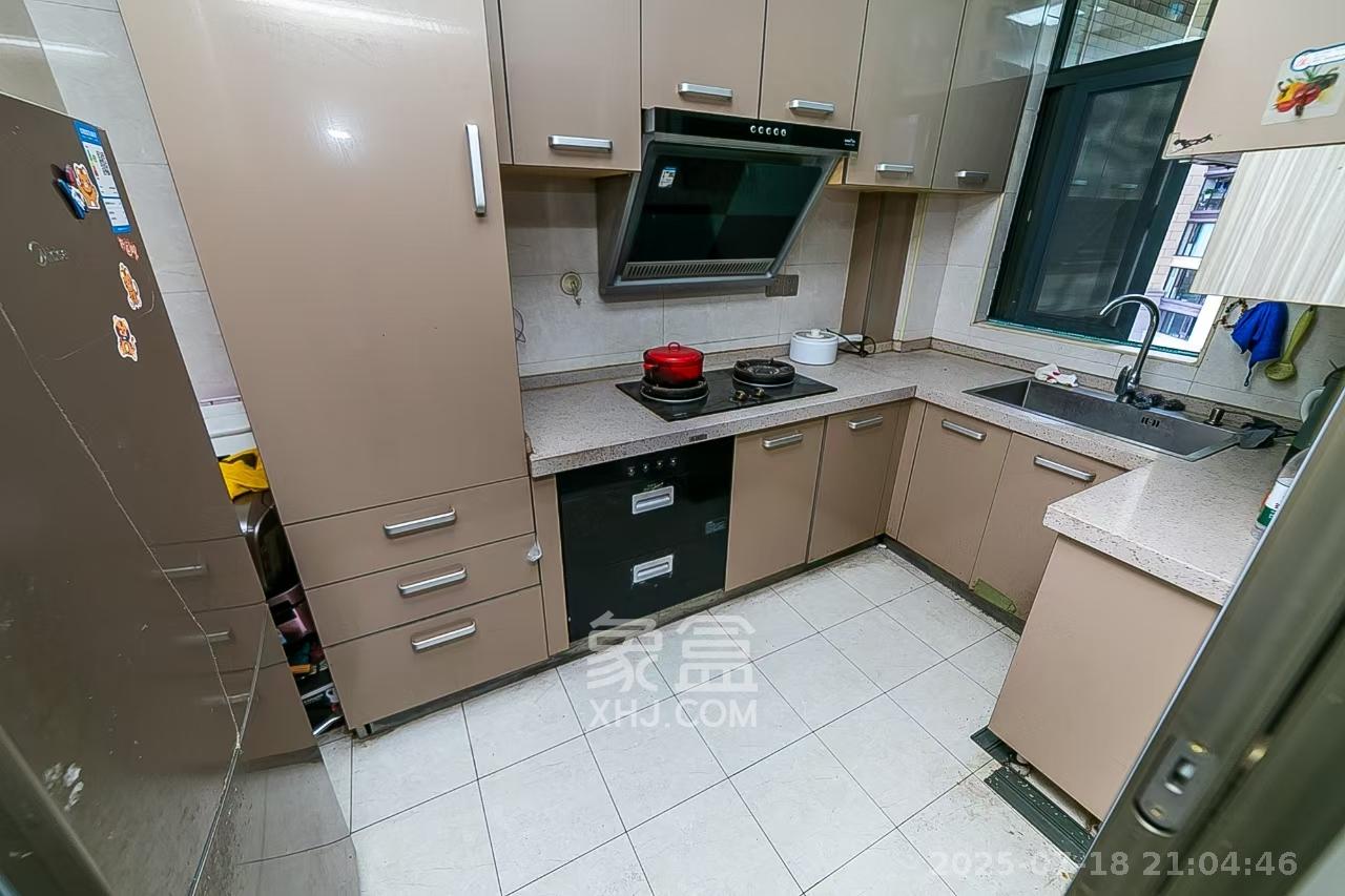 江山如画  3室2厅2卫    3500.0元/月 江山如画  3室2厅2卫    3500.0元/月室内图