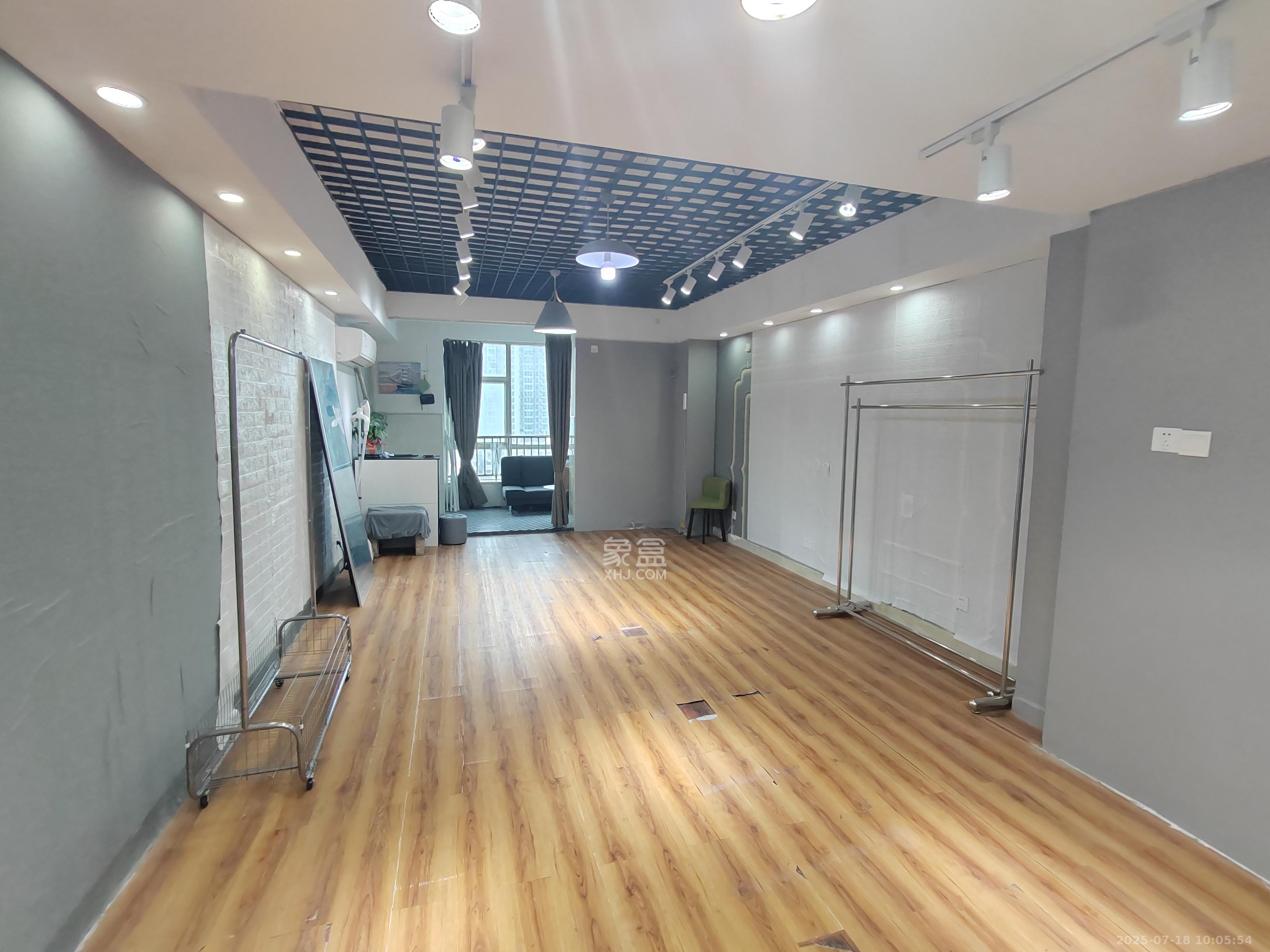 五一新干线 1室1厅1卫 2800.0元/月 五一新干线 1室1厅1卫 2800.0元/月室内图