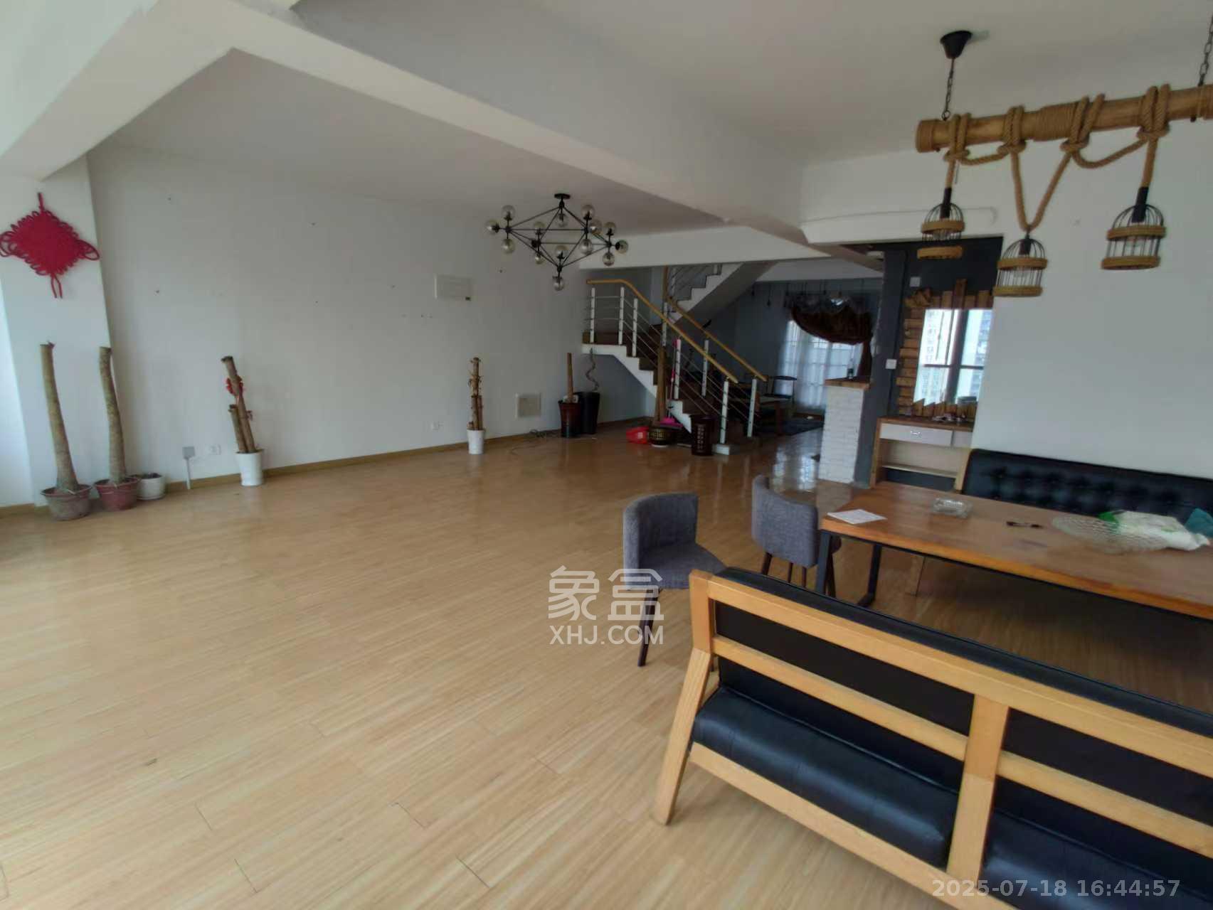 达美美立方  2室2厅1卫    6000.0元/月 达美美立方  2室2厅1卫    6000.0元/月室内图