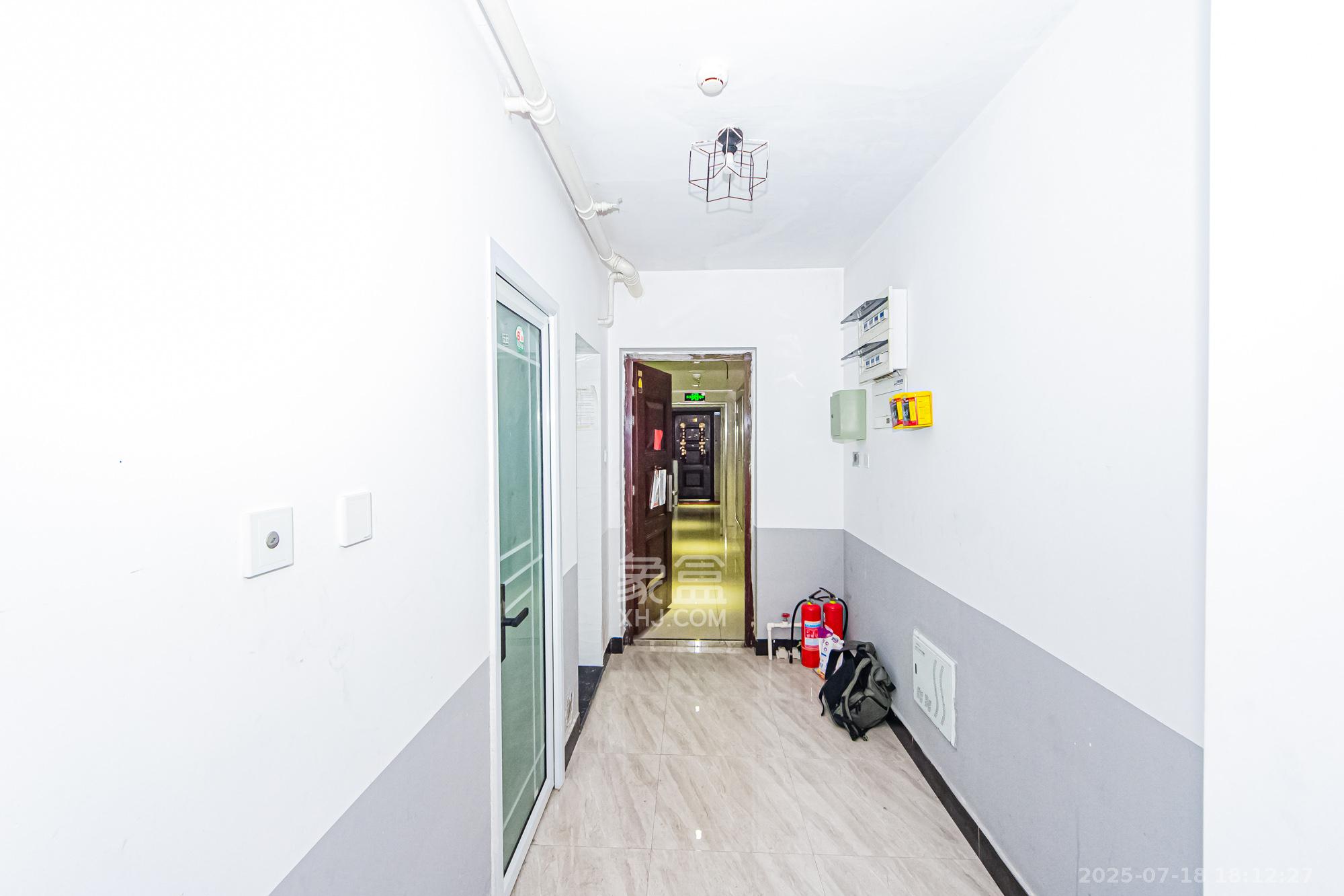 北辰三角洲C2区 3室2厅2卫 155.0万 北辰三角洲C2区 3室2厅2卫 155.0万客厅