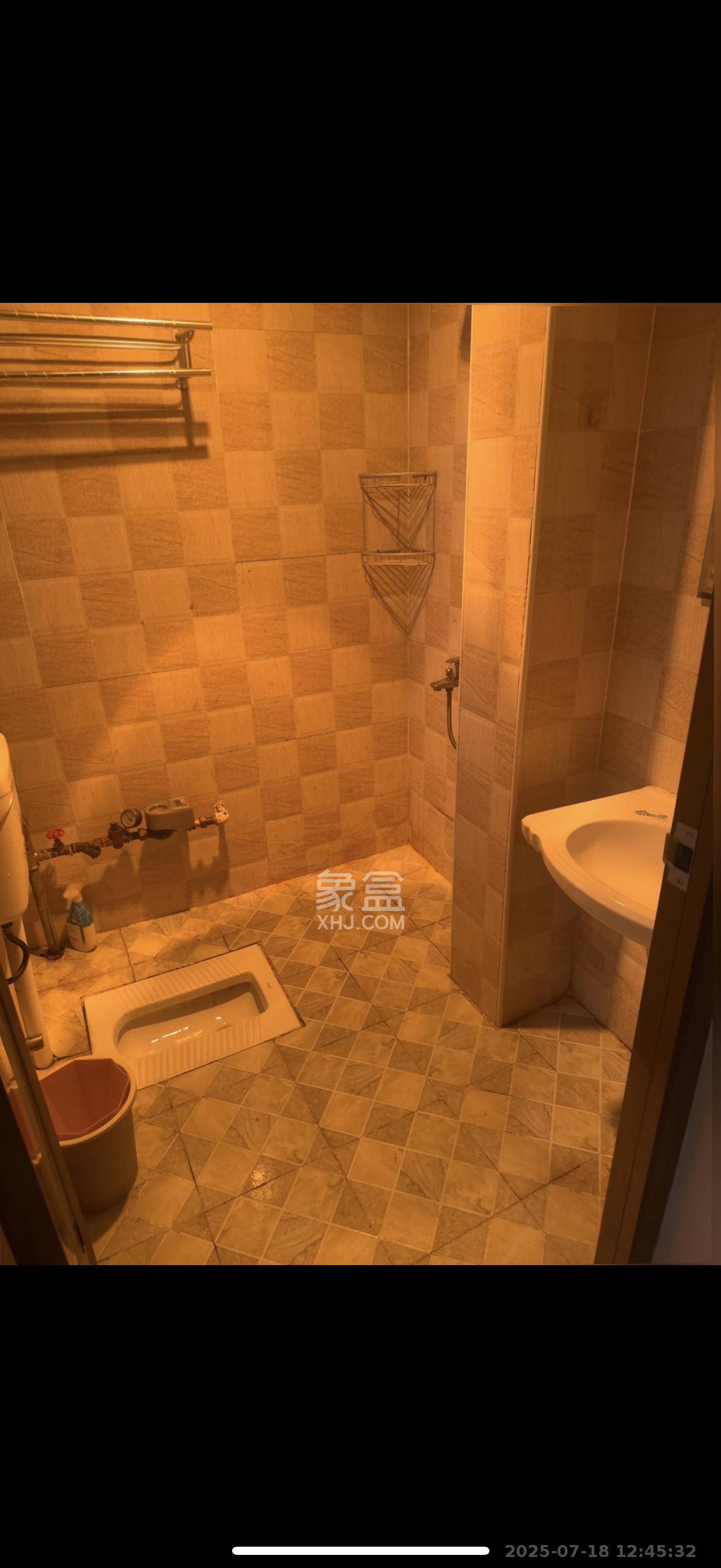 鑫远湘府逸园 1室1厅1卫 1300.0元/月 鑫远湘府逸园 1室1厅1卫 1300.0元/月室内图