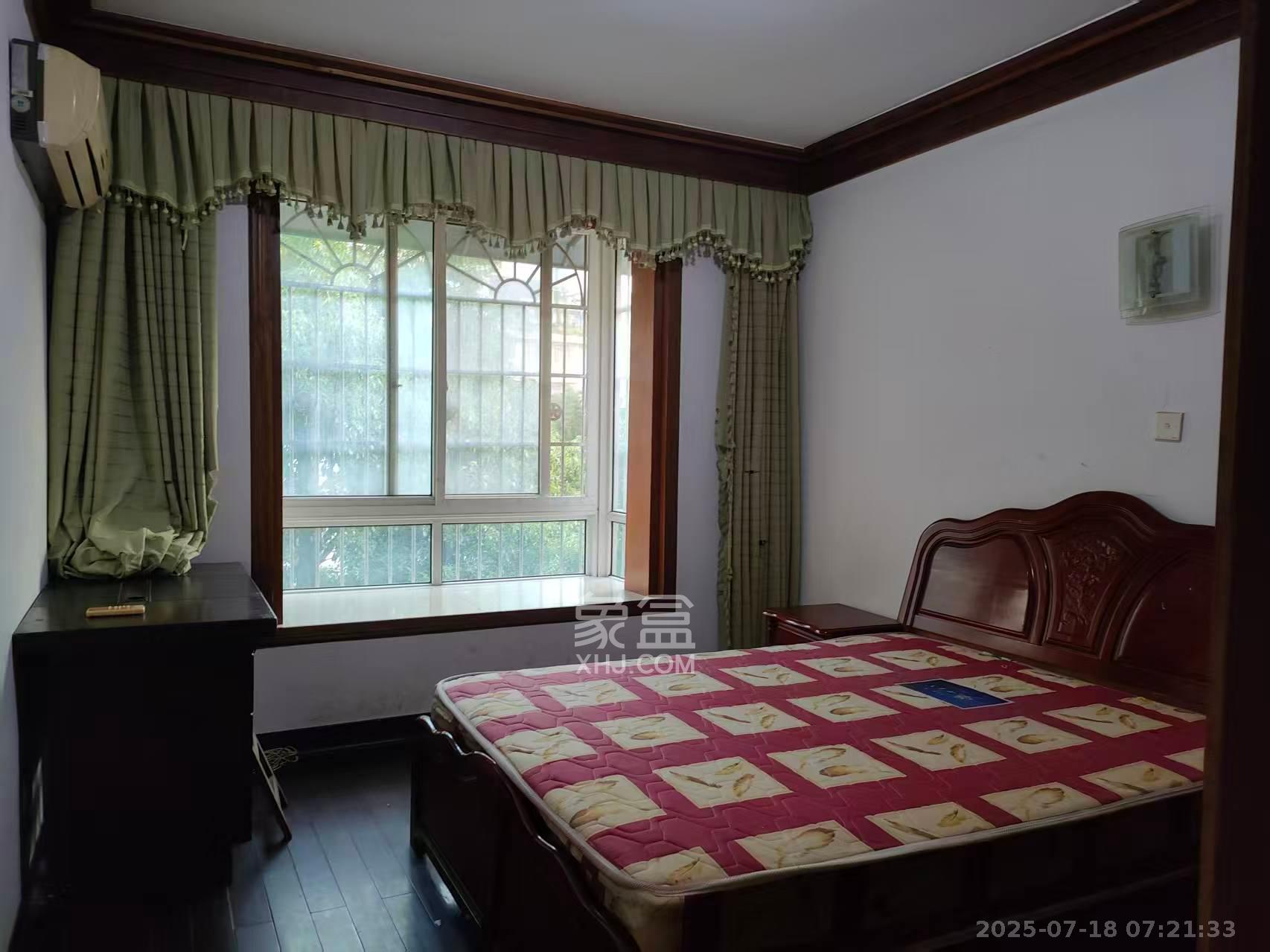 景湾小区(井湾小区) 3室2厅2卫 1600.0元/月 景湾小区(井湾小区) 3室2厅2卫 1600.0元/月室内图