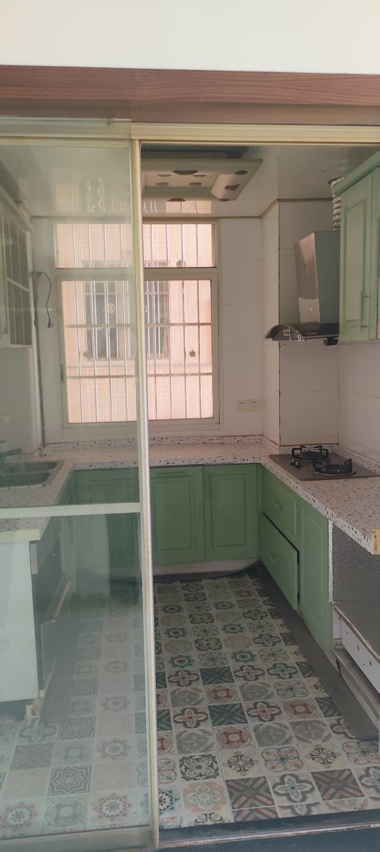 永兴阁A座  4室2厅2卫    2000.0元/月 永兴阁A座  4室2厅2卫    2000.0元/月室内图