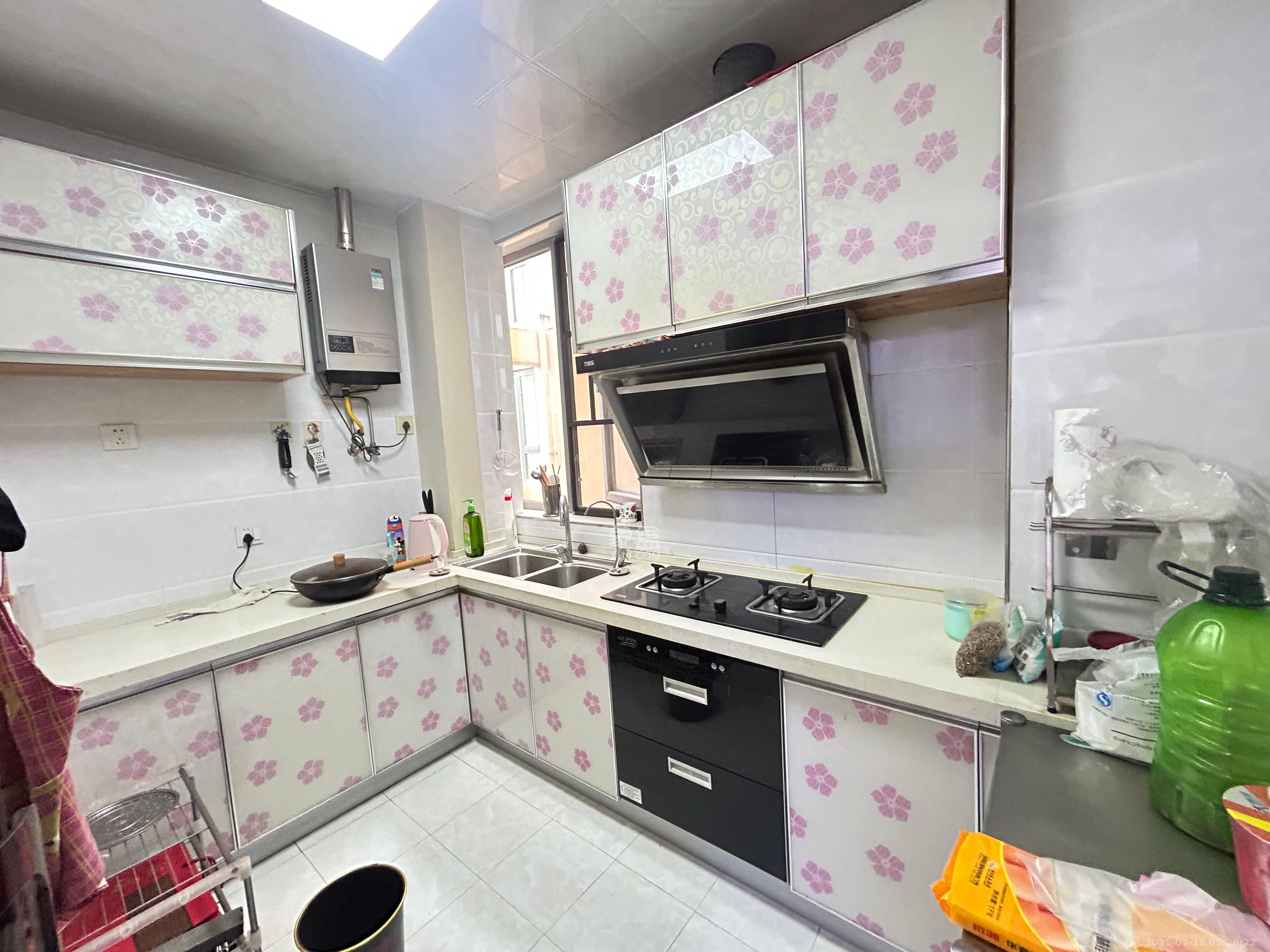 怡海星城  3室2厅2卫    2200.0元/月室内图