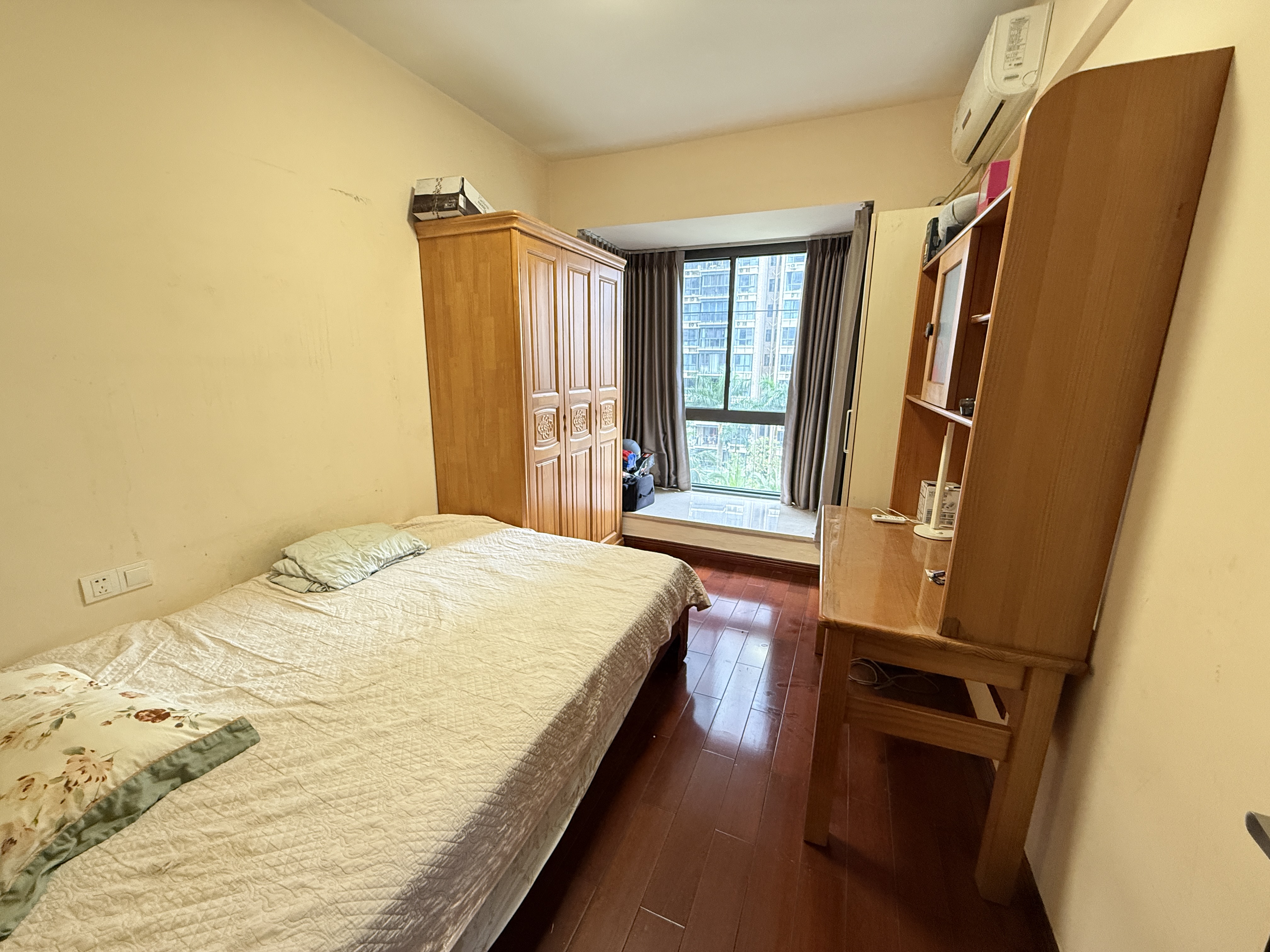 环强御景湾 3室2厅2卫 210.0万 环强御景湾 3室2厅2卫 210.0万客厅