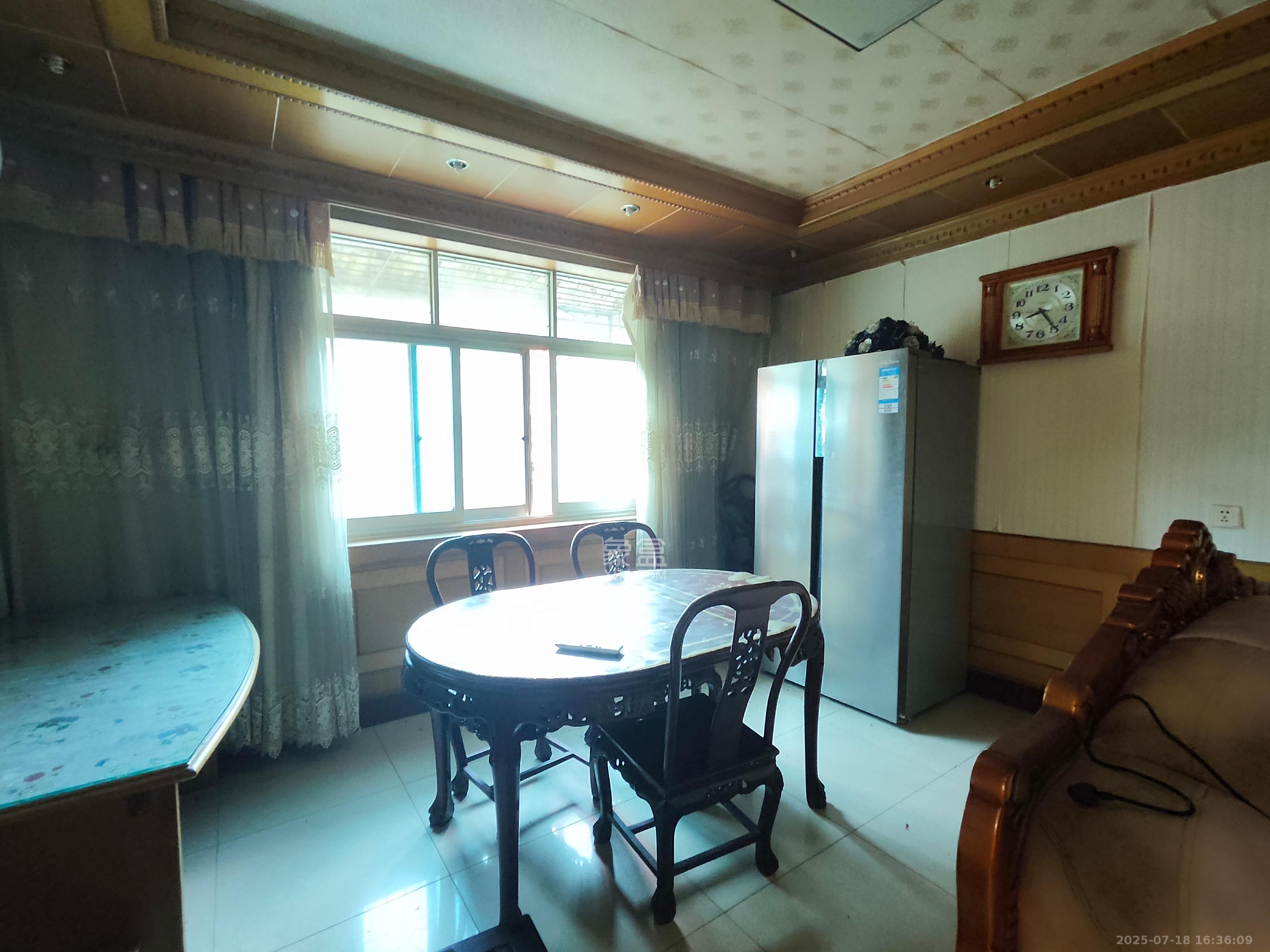 城南花苑 3室2厅2卫 2200.0元/月 城南花苑 3室2厅2卫 2200.0元/月室内图