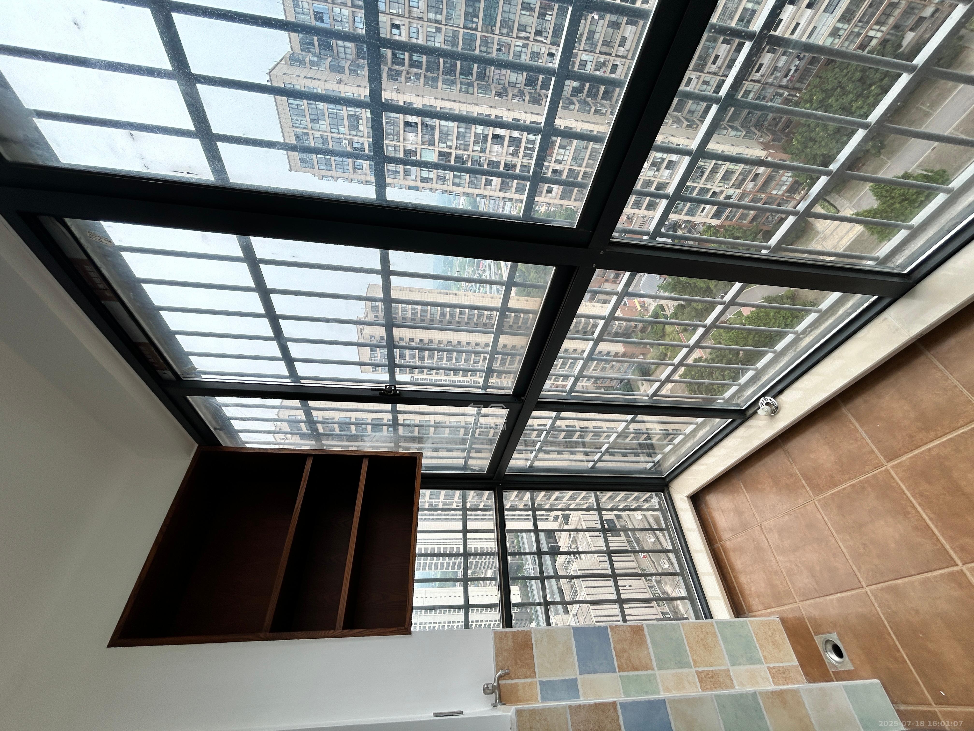 和悦城(蟠龙景苑) 1室0厅0卫 2500.0元/月 和悦城(蟠龙景苑) 1室0厅0卫 2500.0元/月室内图