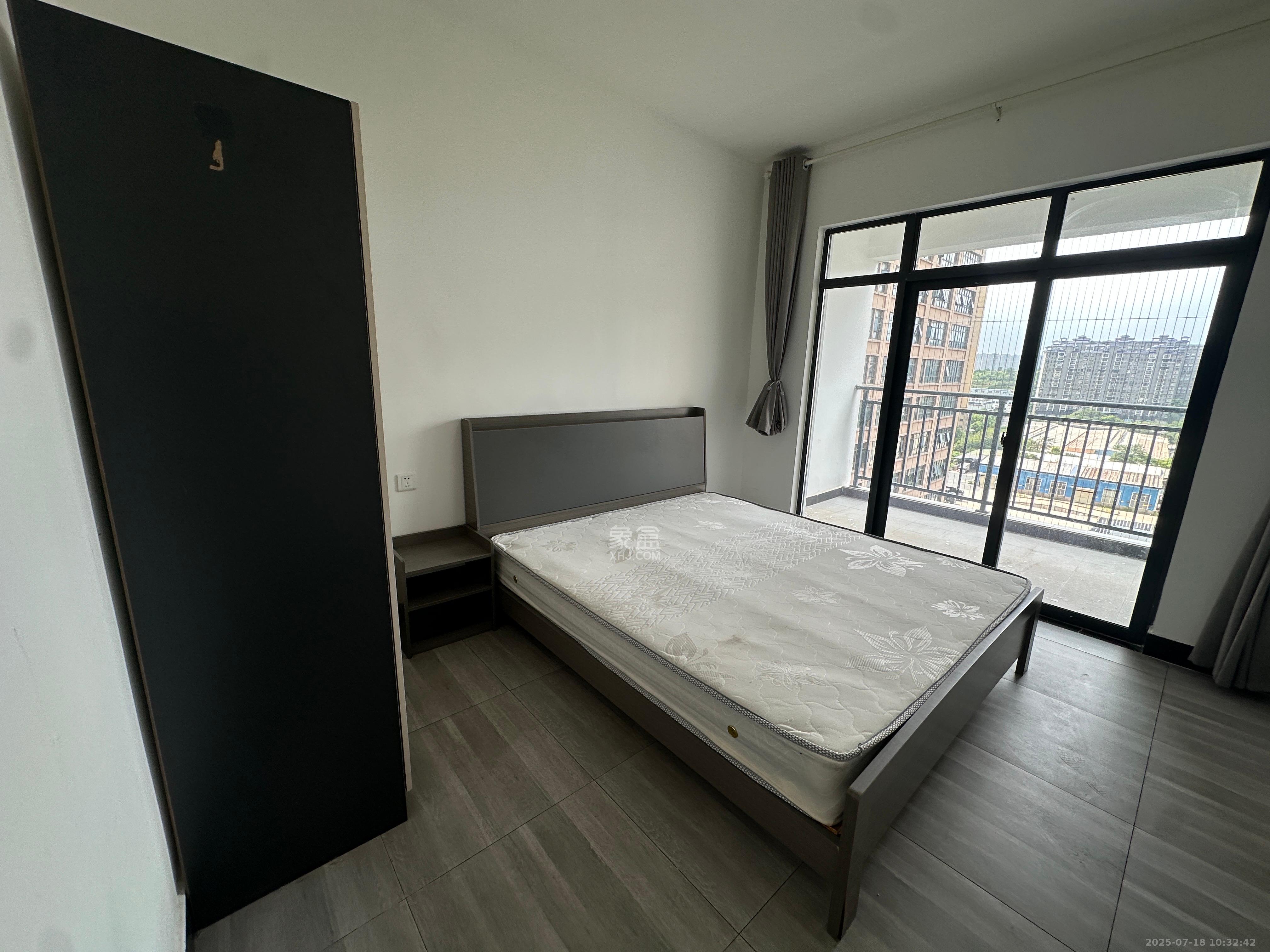 环亚高铁芯城 3室2厅2卫 2700.0元/月 环亚高铁芯城 3室2厅2卫 2700.0元/月室内图