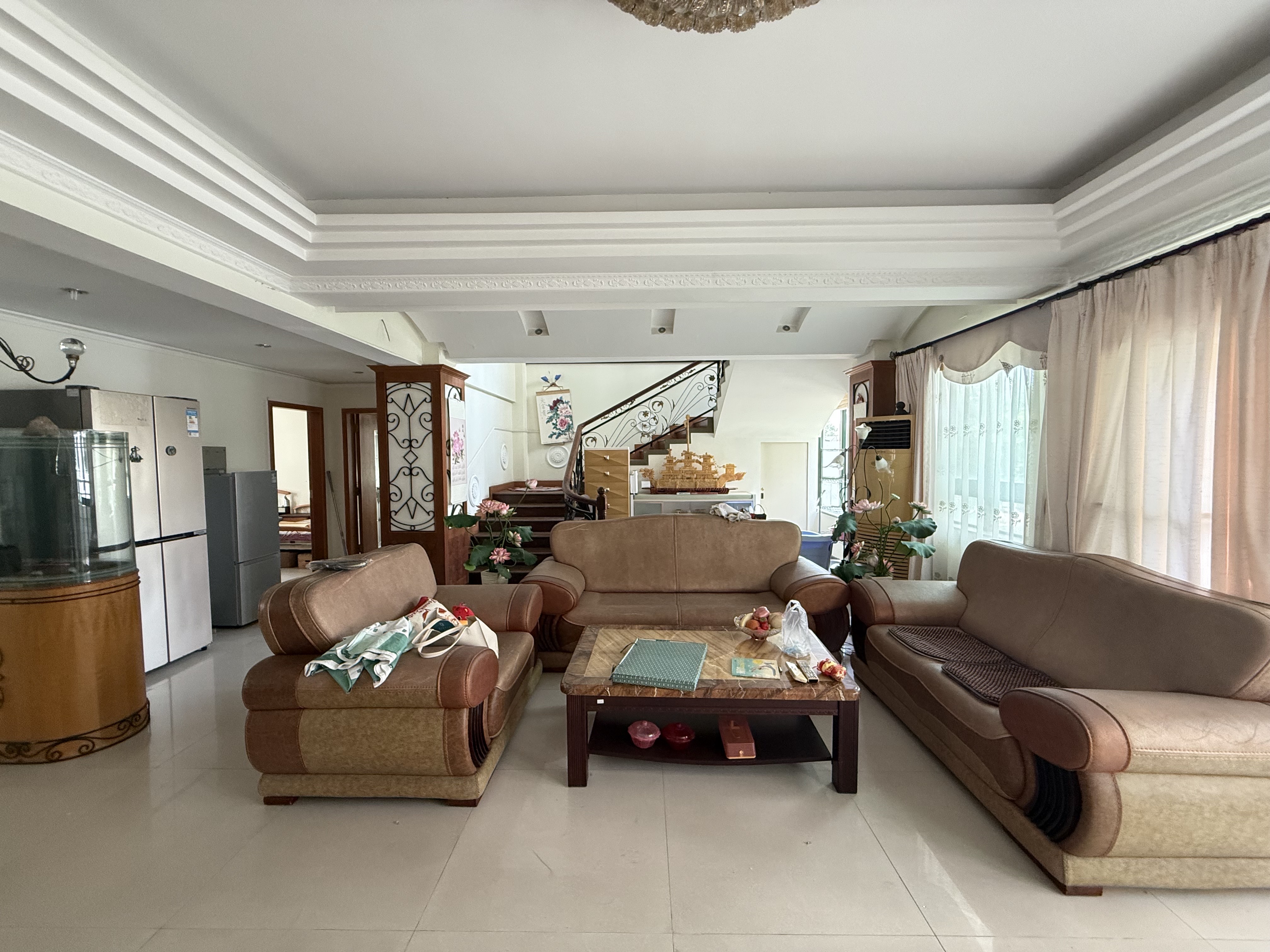 万利隆花园  4室2厅3卫    322.0万 万利隆花园  4室2厅3卫    322.0万