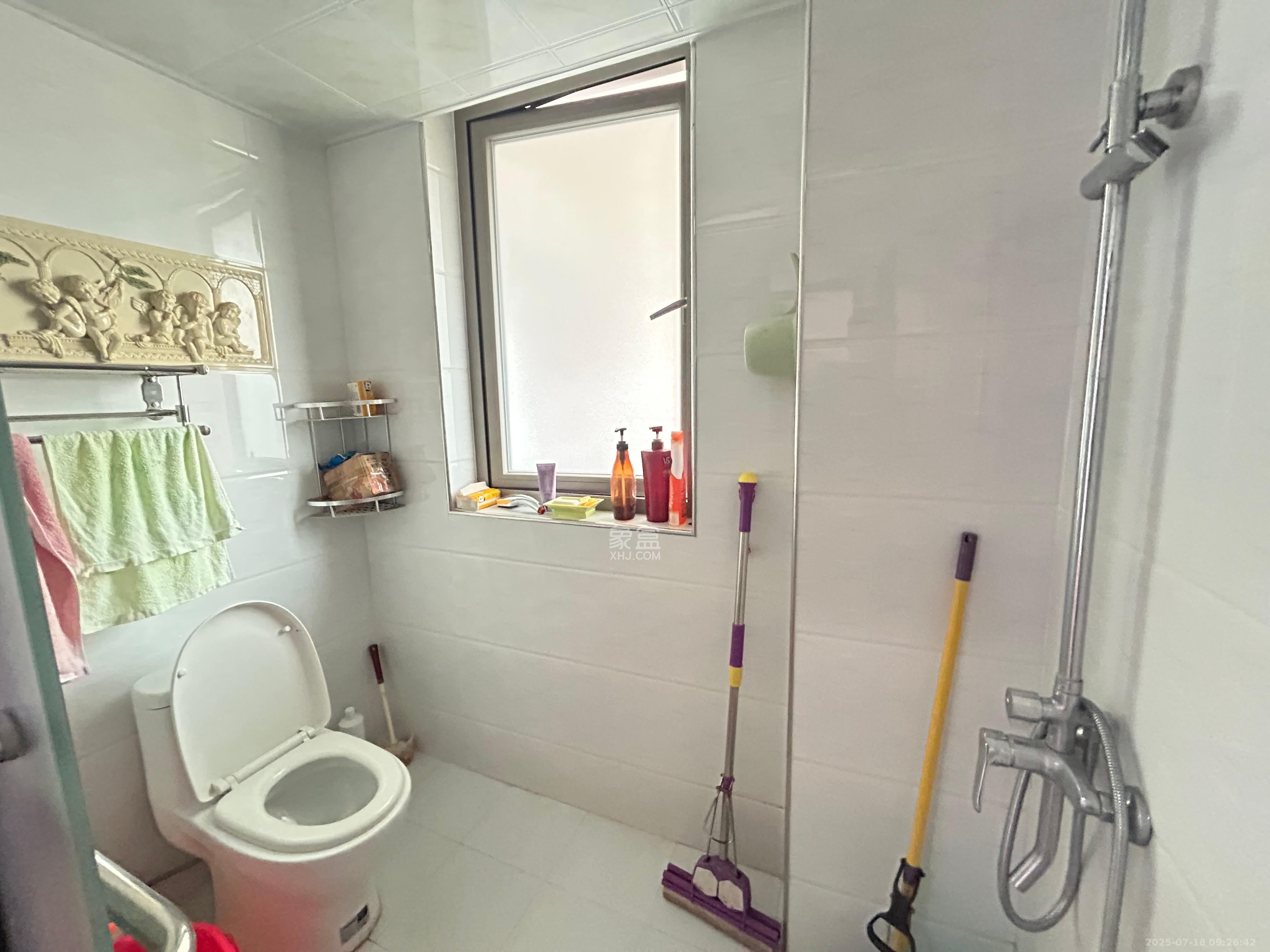 怡海星城  3室2厅2卫    2200.0元/月室内图