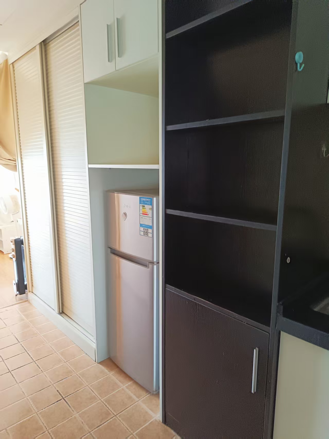 阳光青年城  1室1厅1卫    1000.0元/月 阳光青年城  1室1厅1卫    1000.0元/月室内图